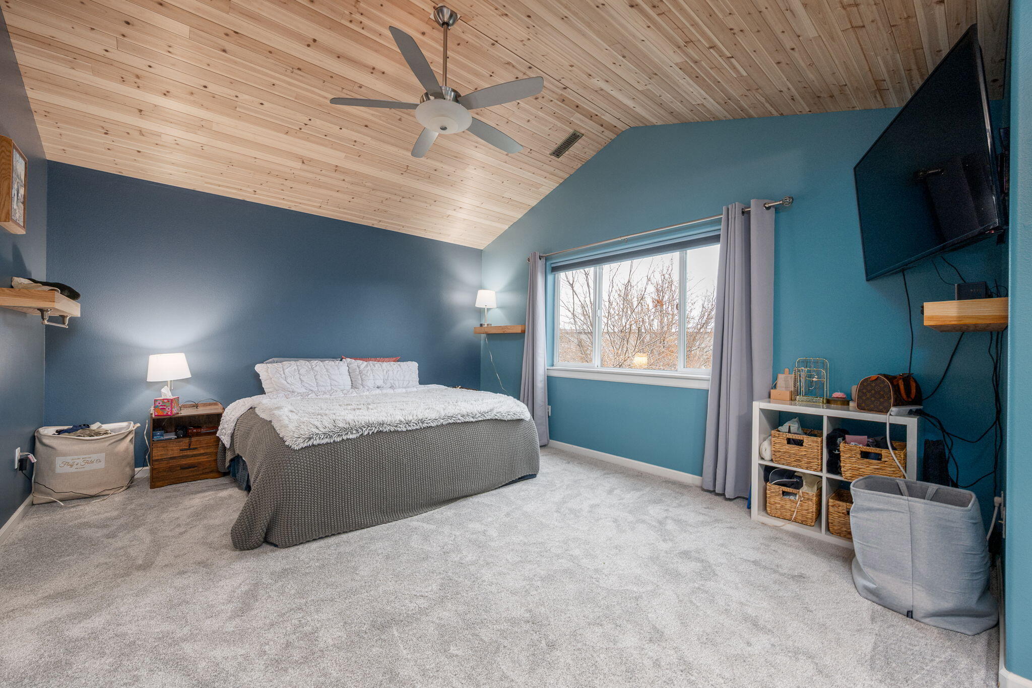 3073 NE Quiet Canyon Drive