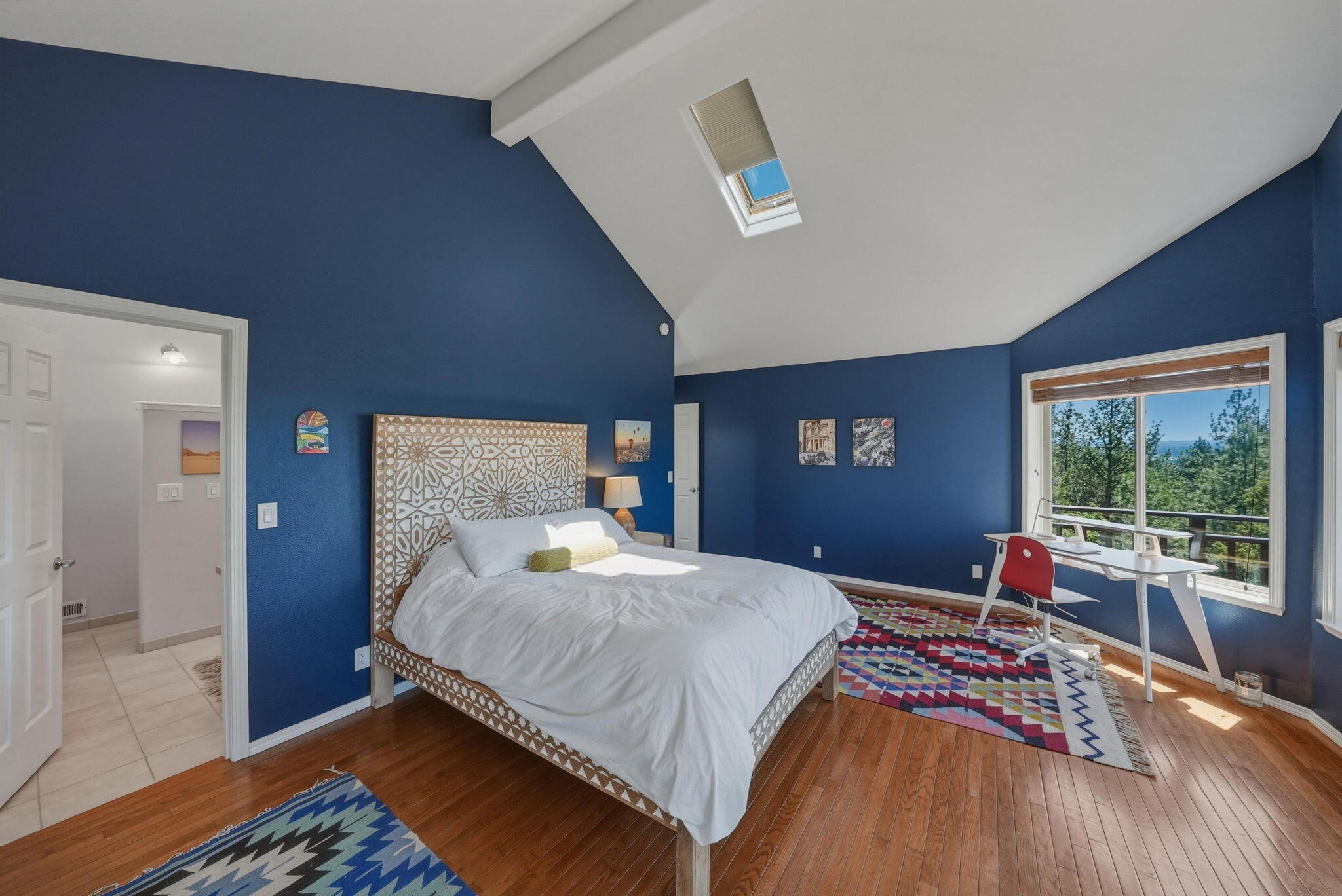 2068 NW Cascade View Drive