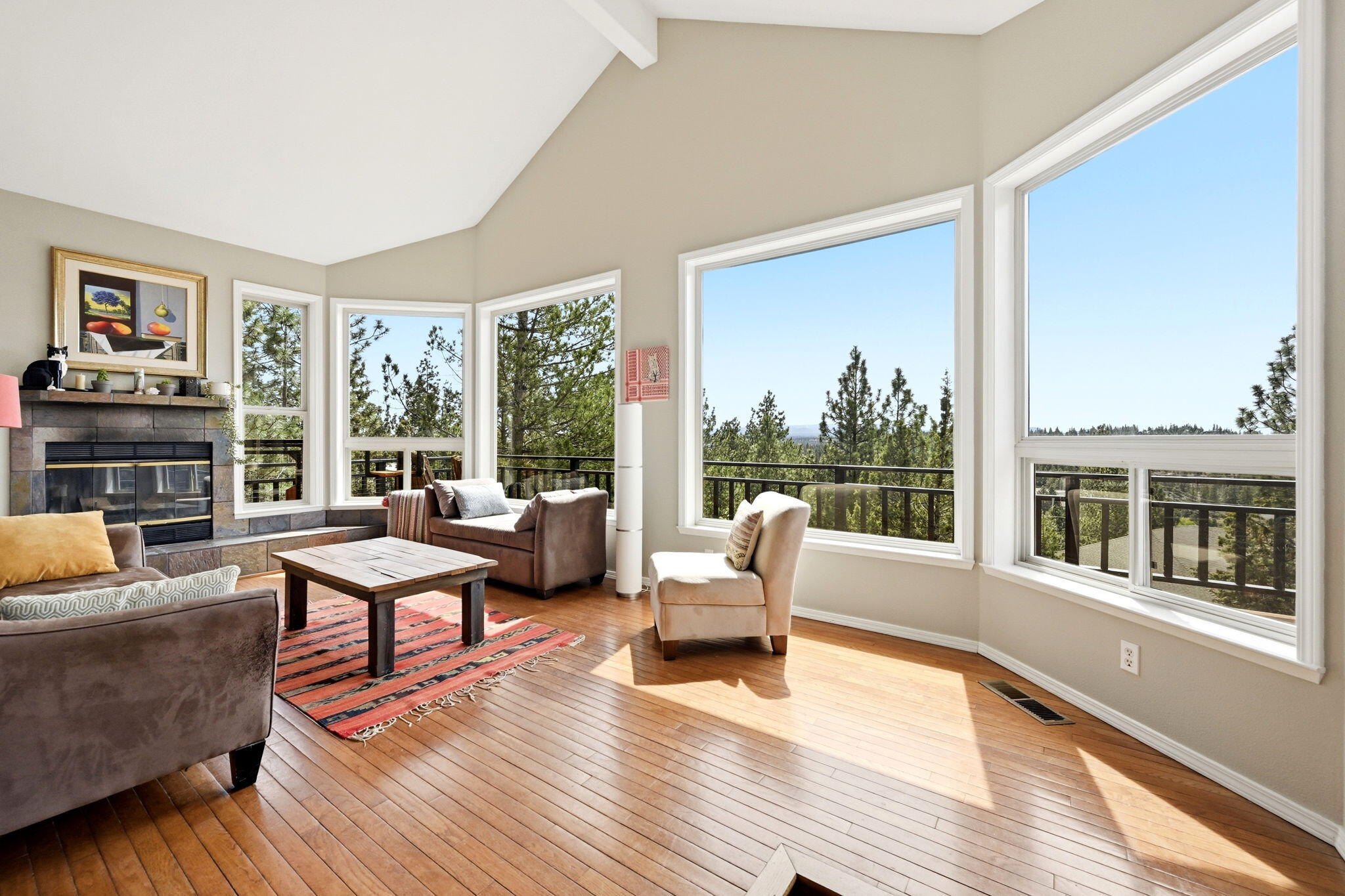 2068 NW Cascade View Drive