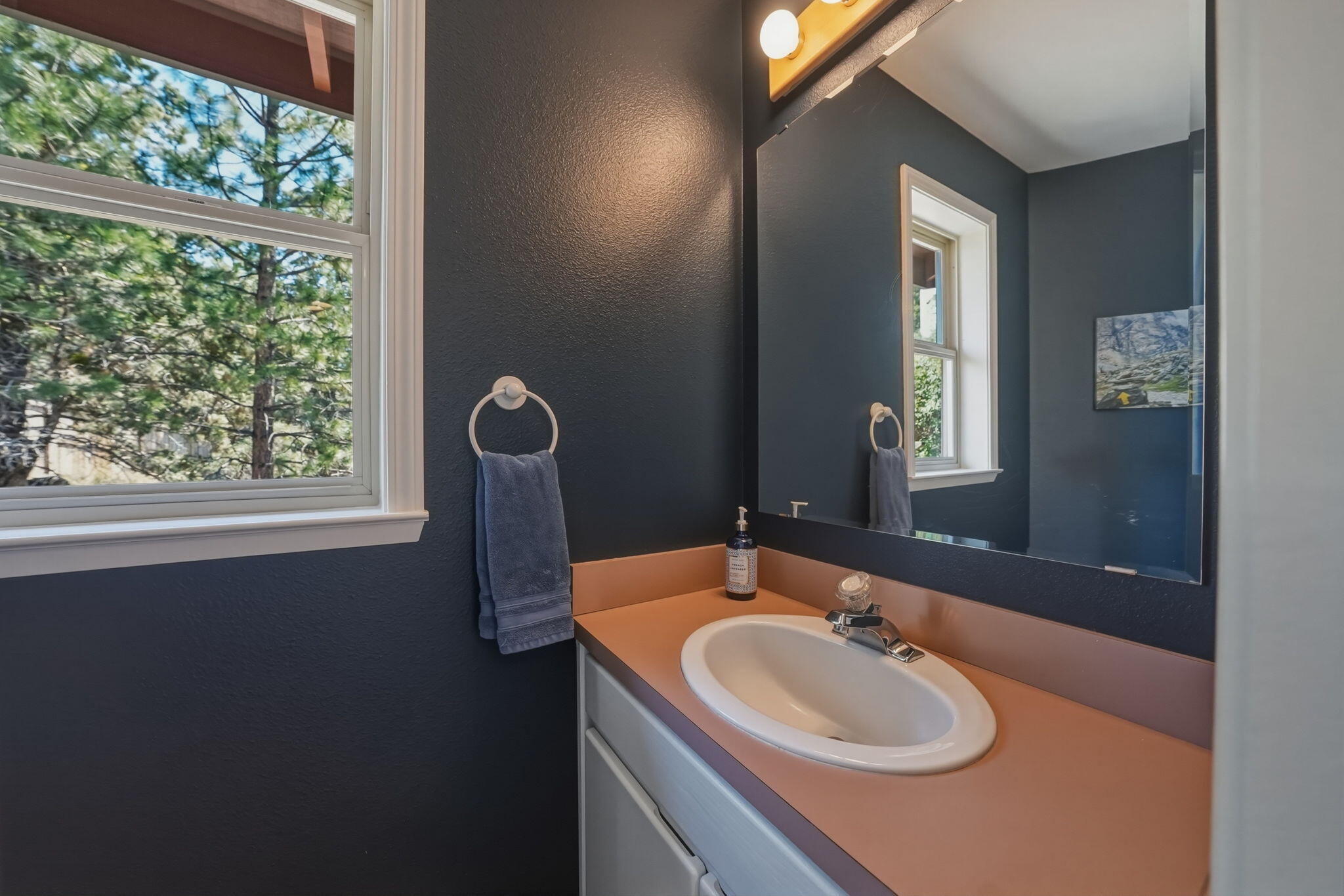 2068 NW Cascade View Drive
