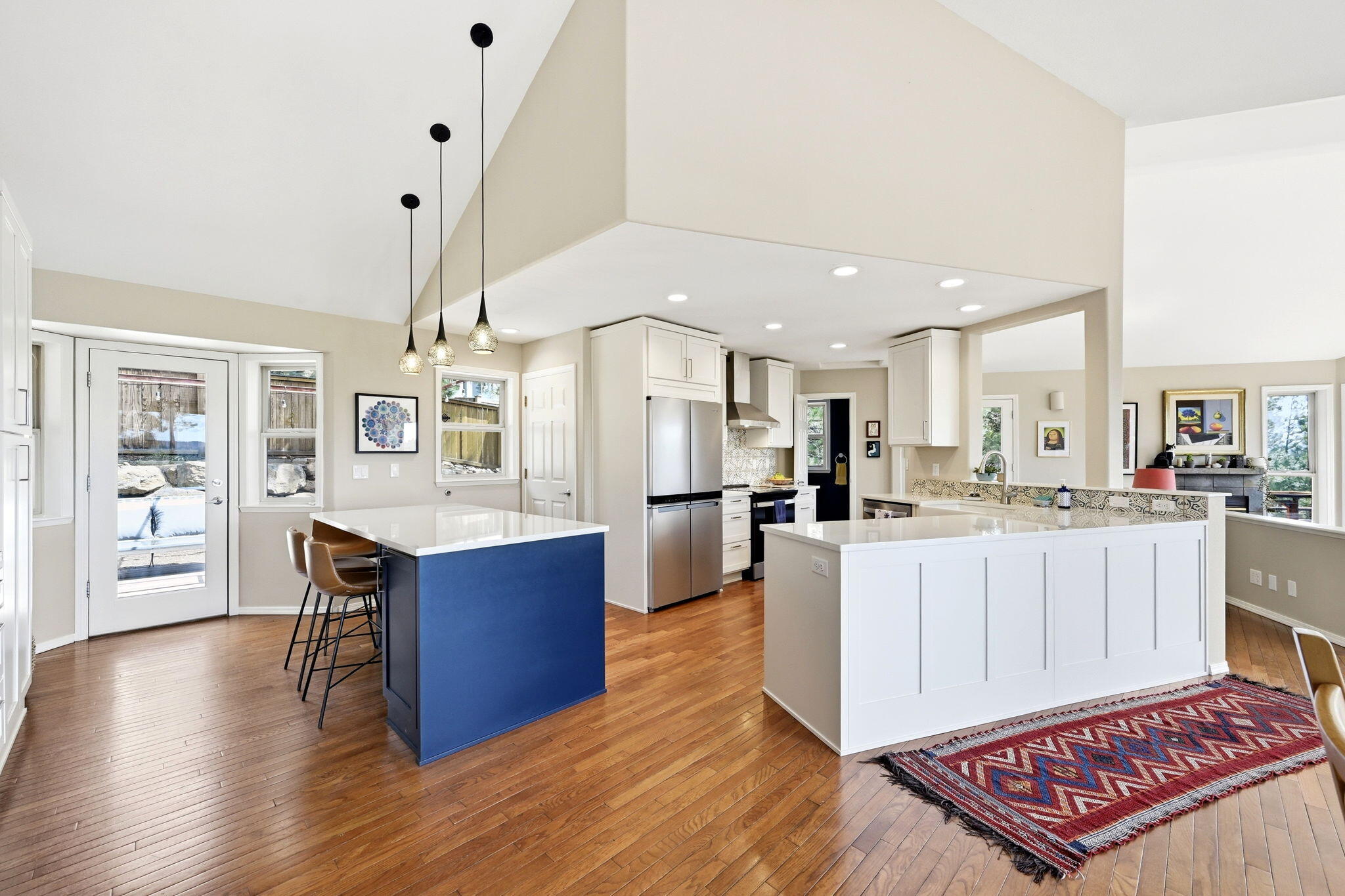2068 NW Cascade View Drive
