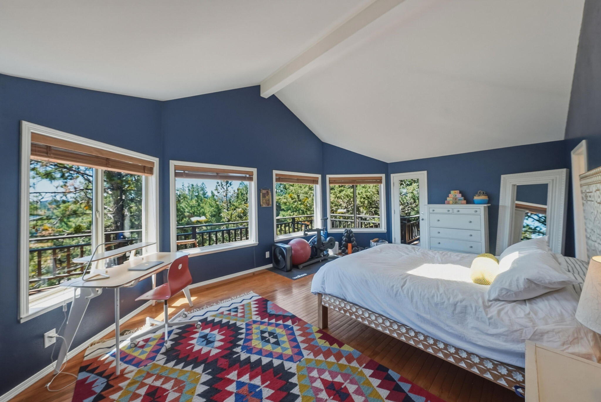2068 NW Cascade View Drive