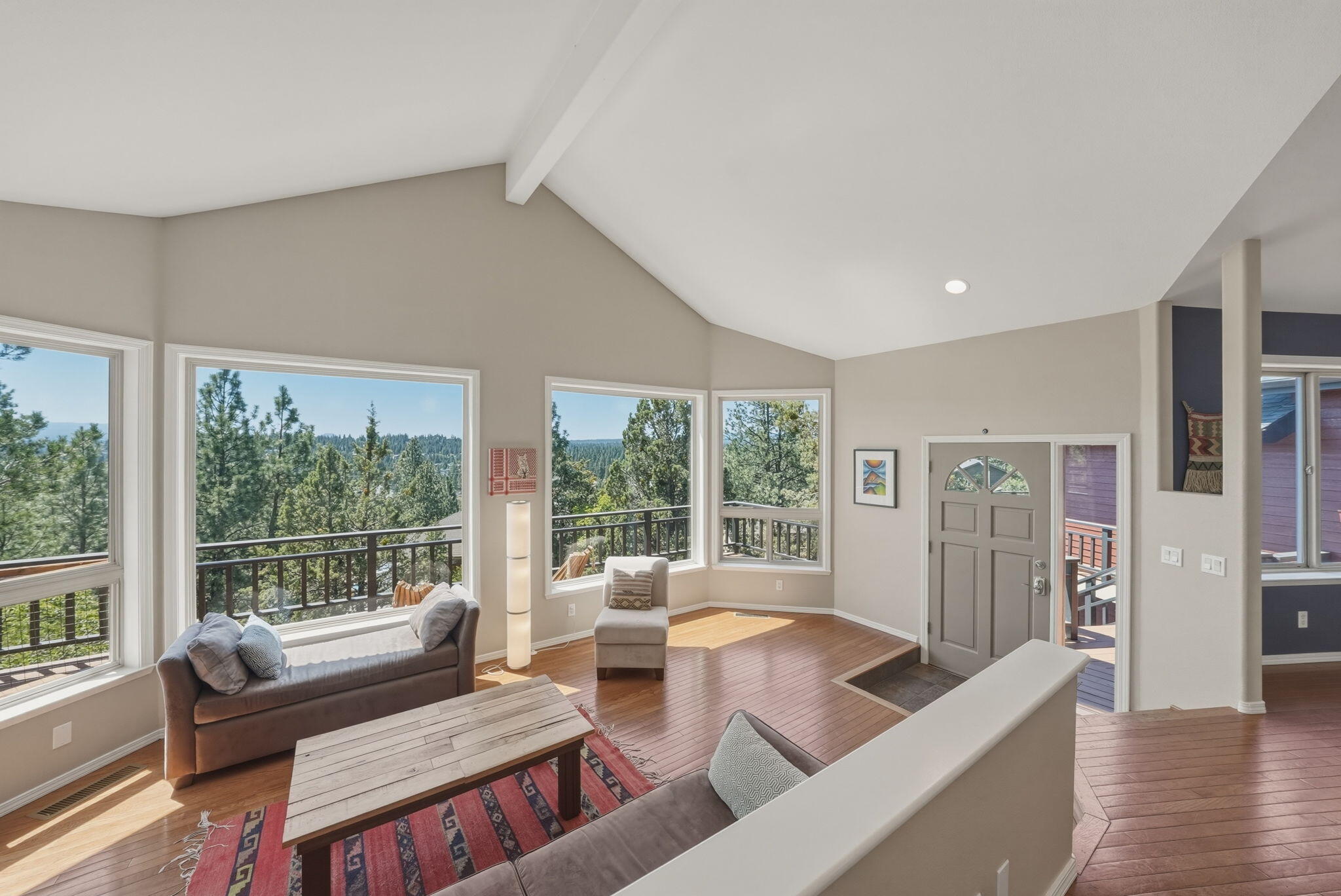 2068 NW Cascade View Drive