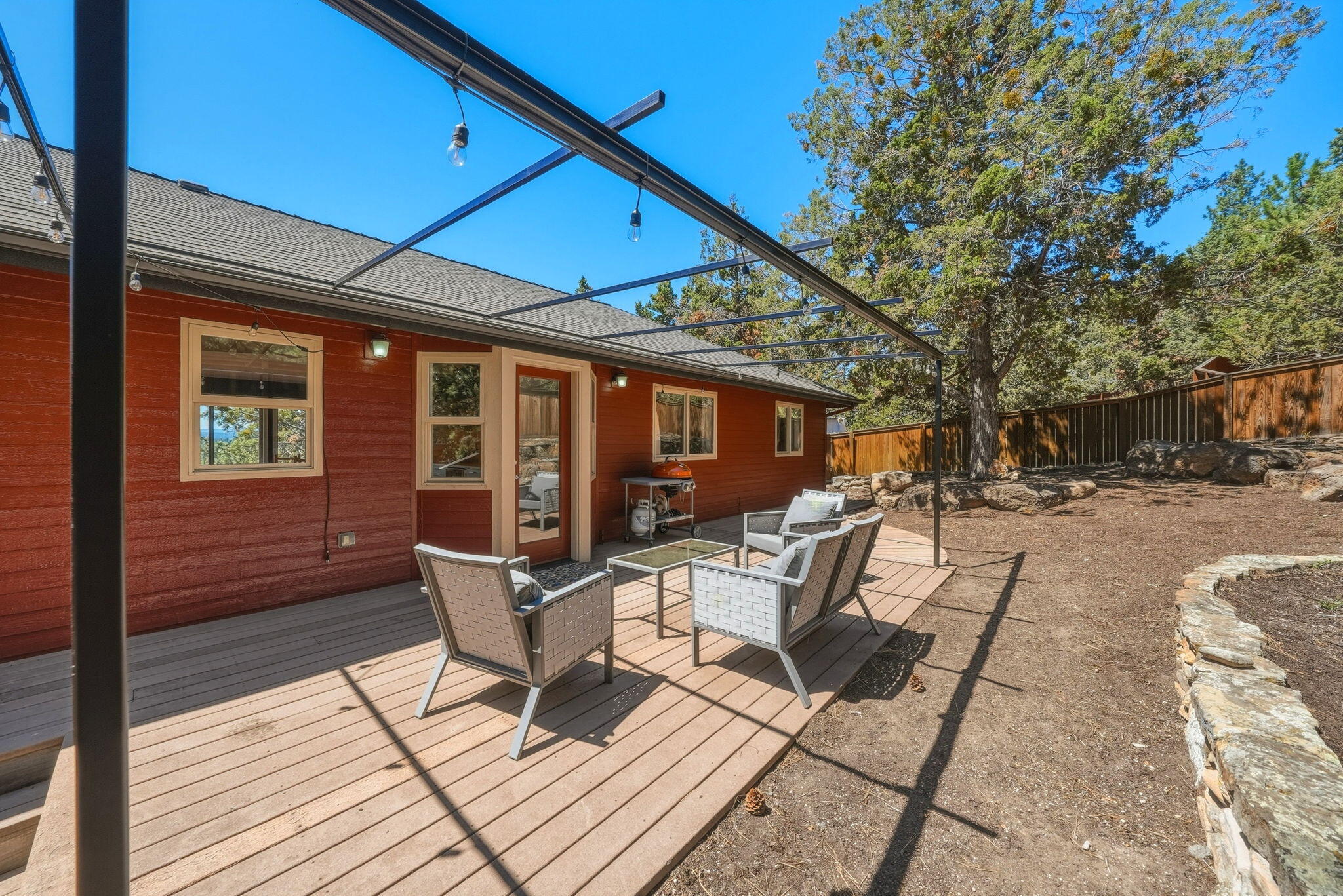 2068 NW Cascade View Drive