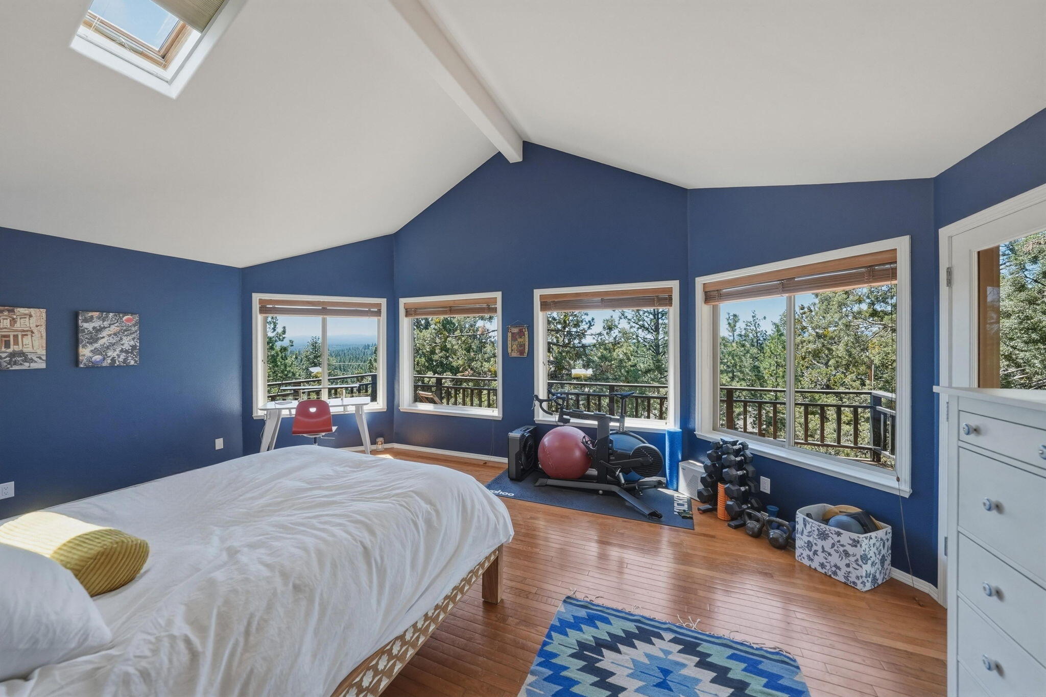 2068 NW Cascade View Drive