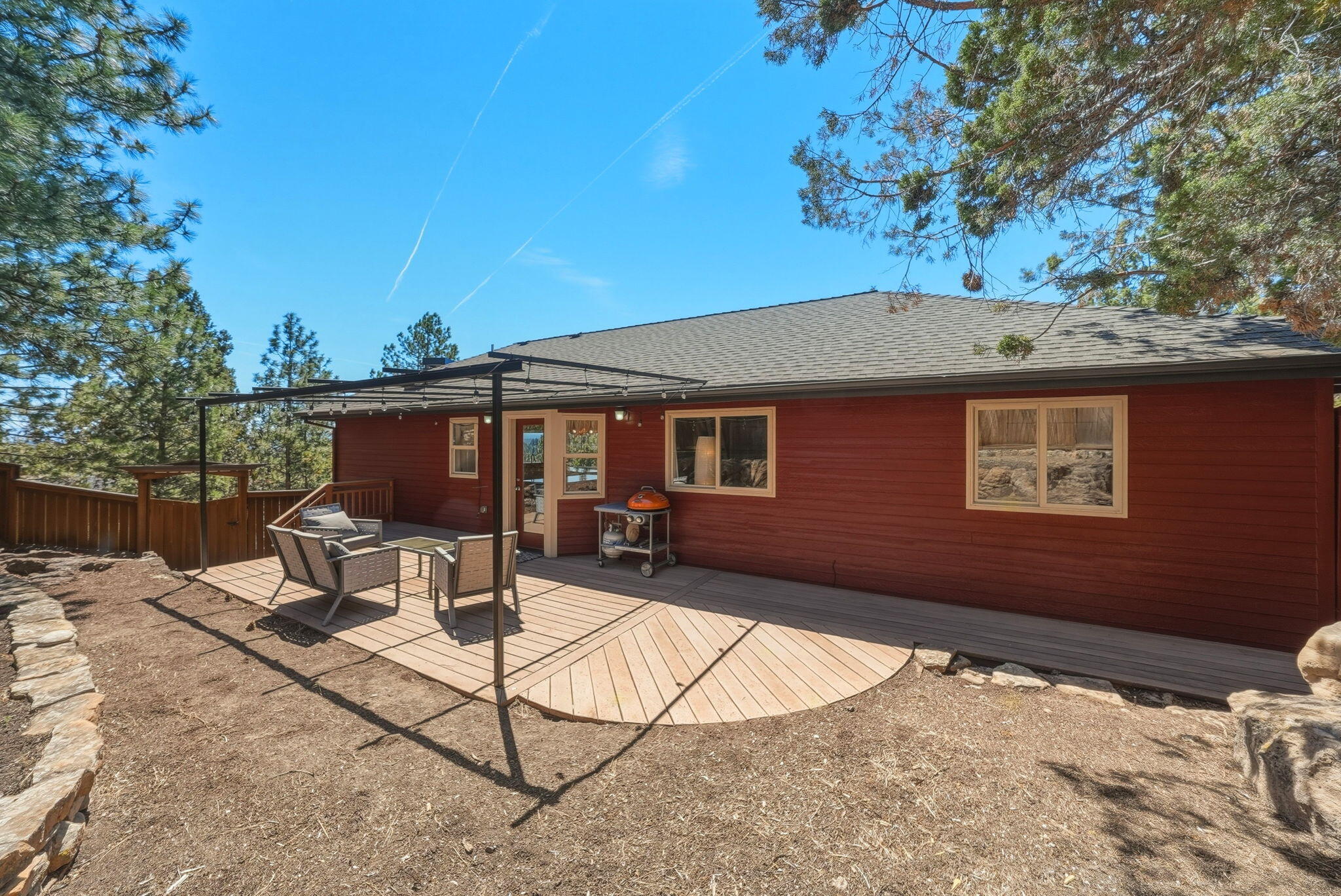 2068 NW Cascade View Drive