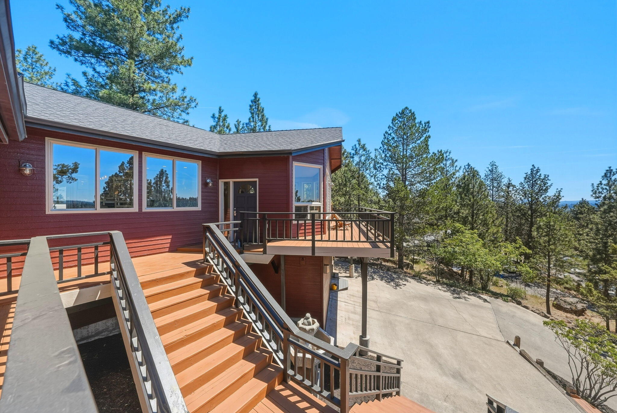 2068 NW Cascade View Drive