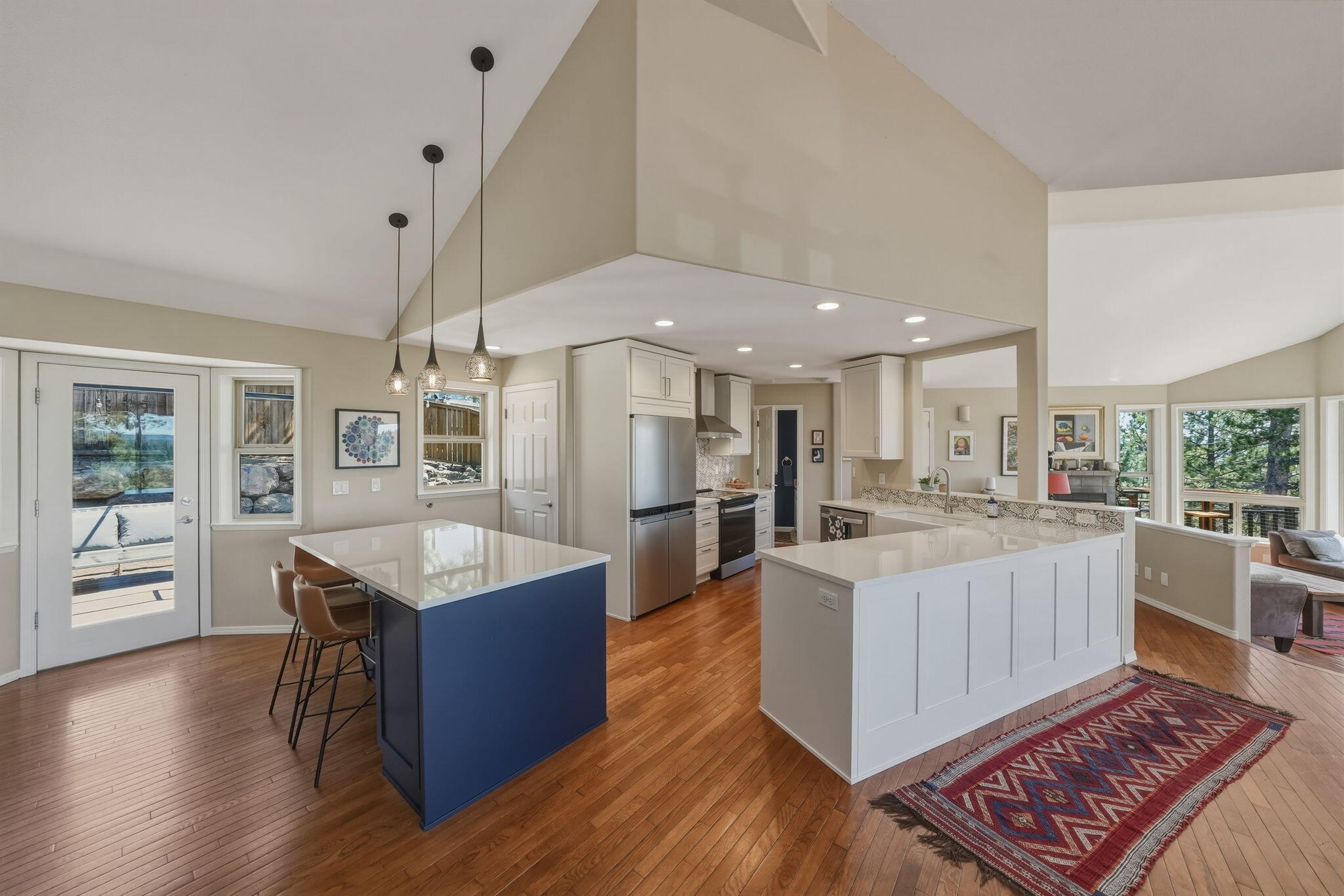 2068 NW Cascade View Drive
