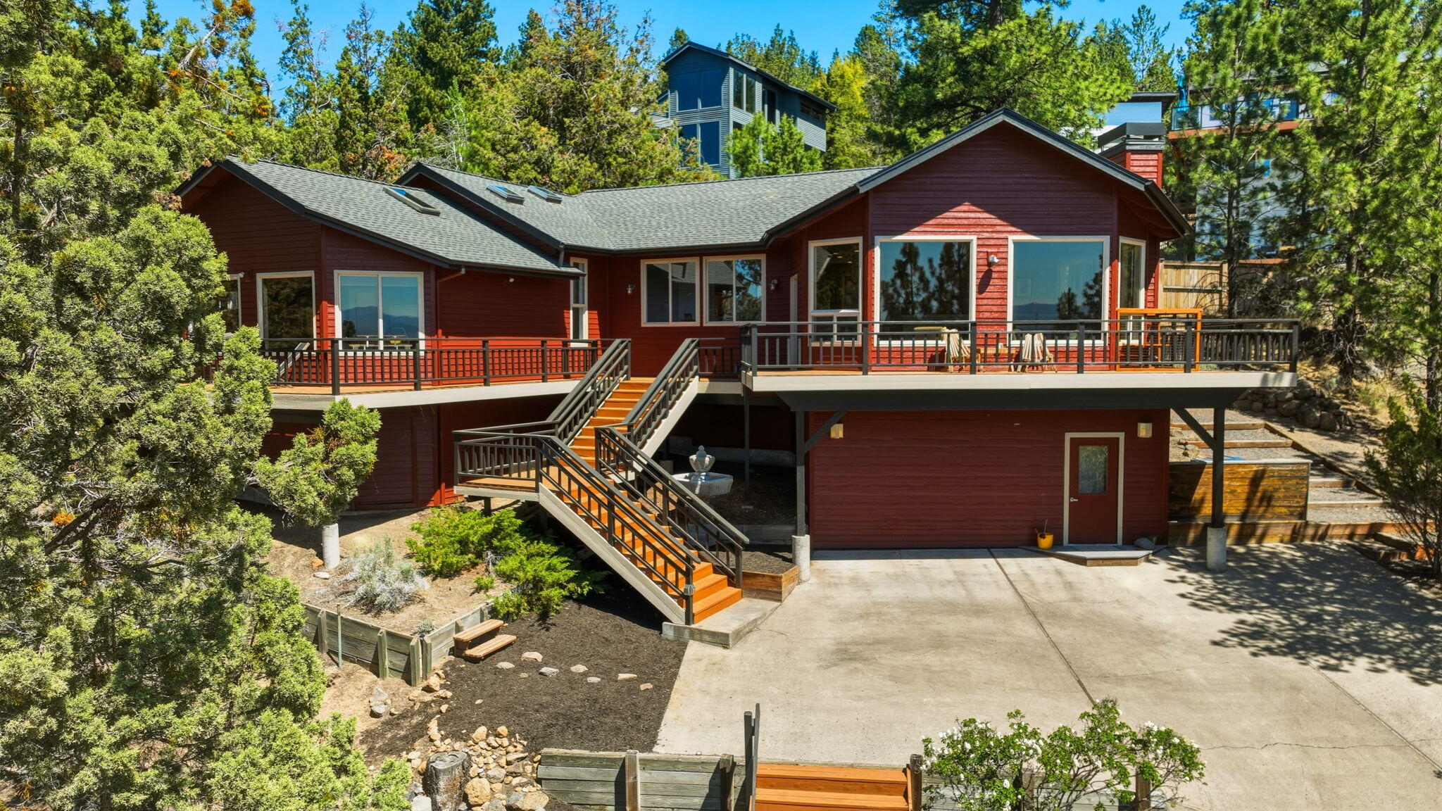 2068 NW Cascade View Drive