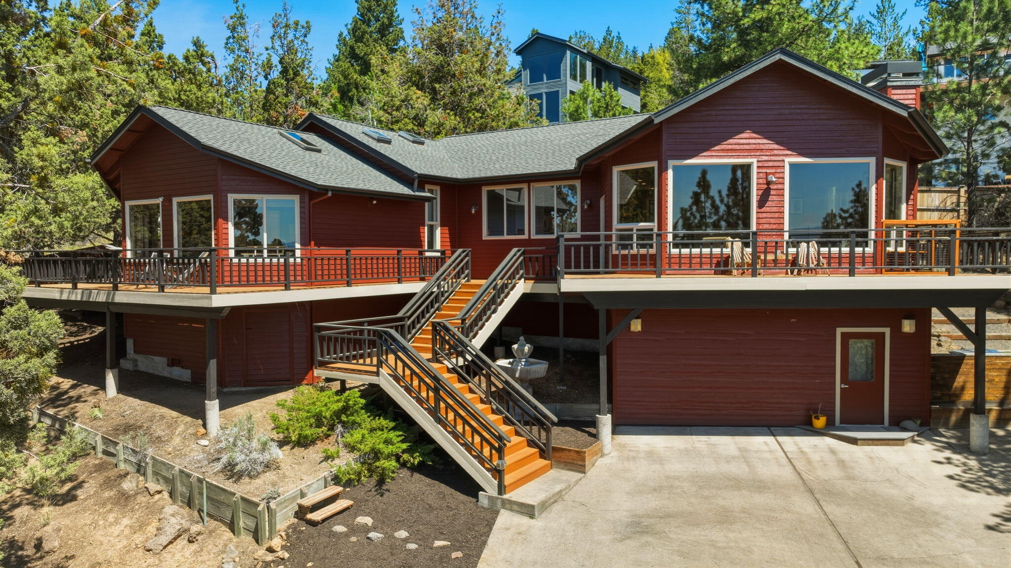 2068 NW Cascade View Drive