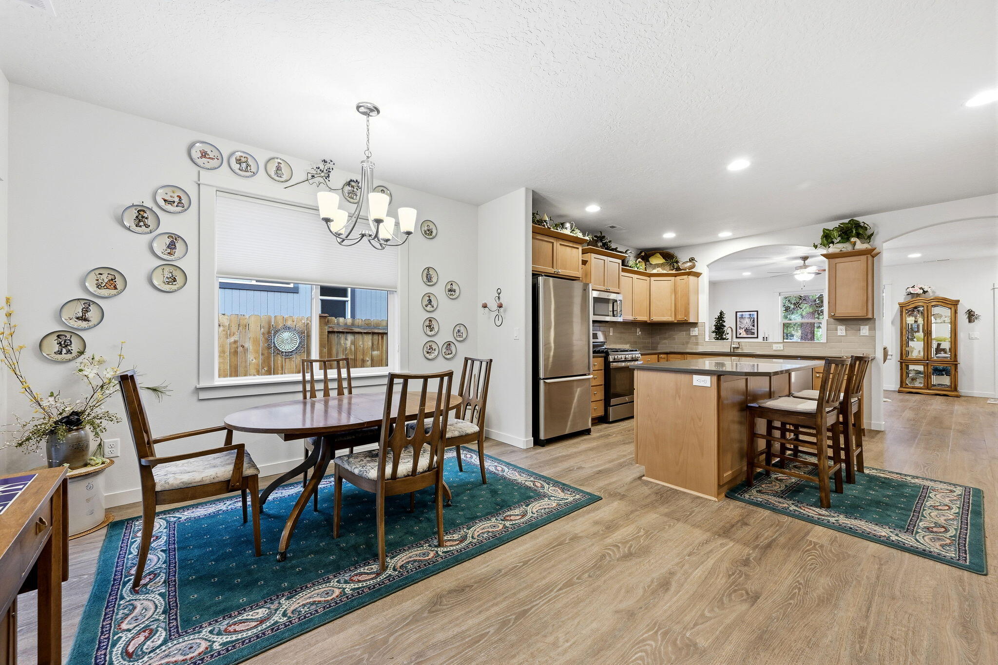 619 N Meadow Lane