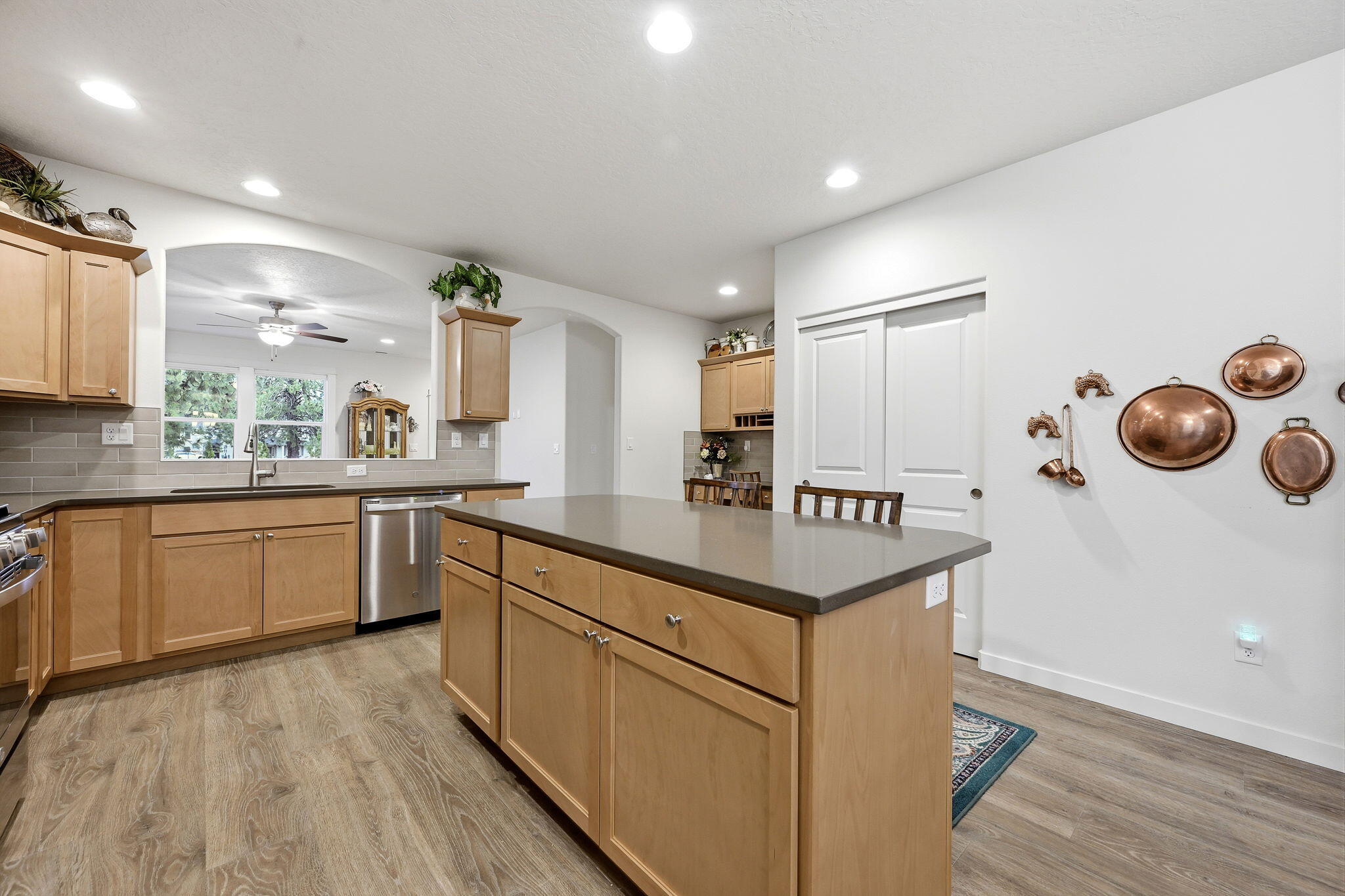 619 N Meadow Lane