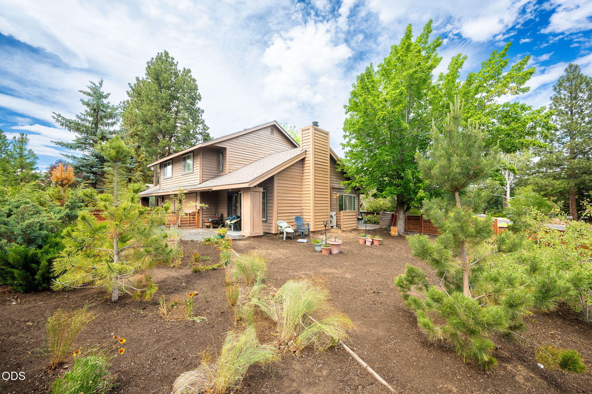 2806 NE Lotno Drive