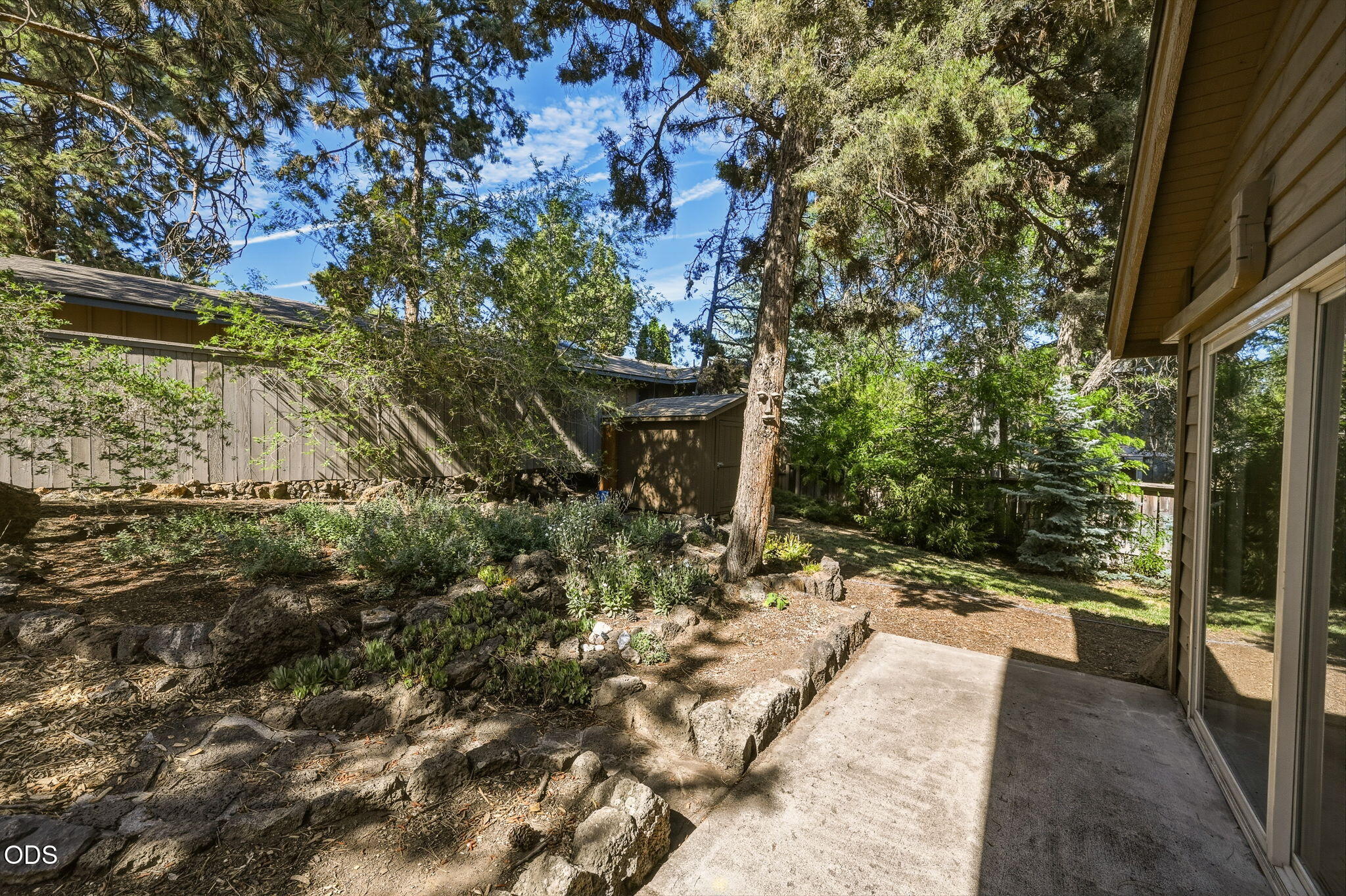 2806 NE Lotno Drive