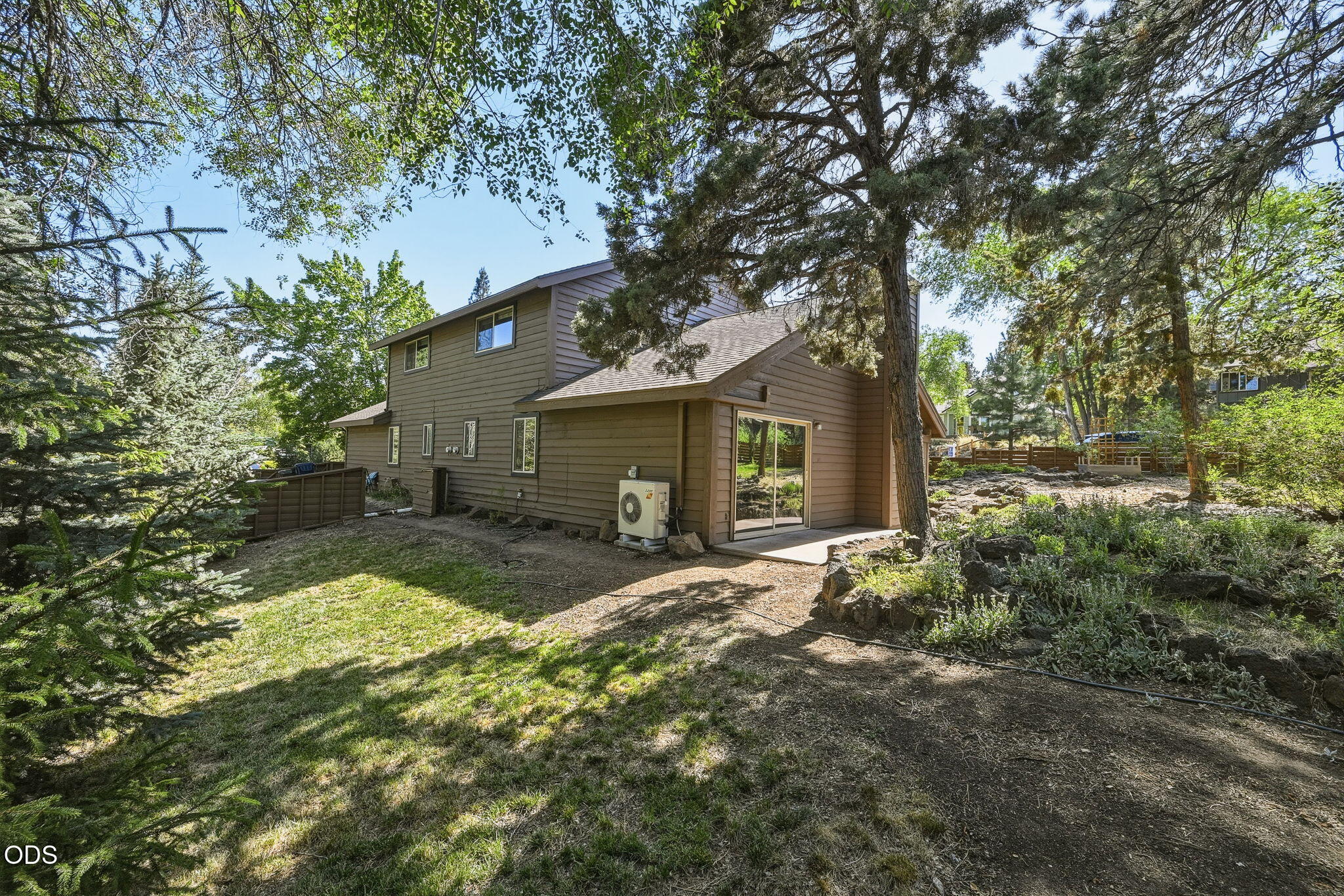 2806 NE Lotno Drive