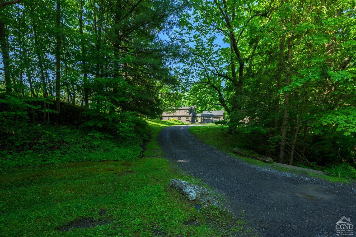 735 Route 203
