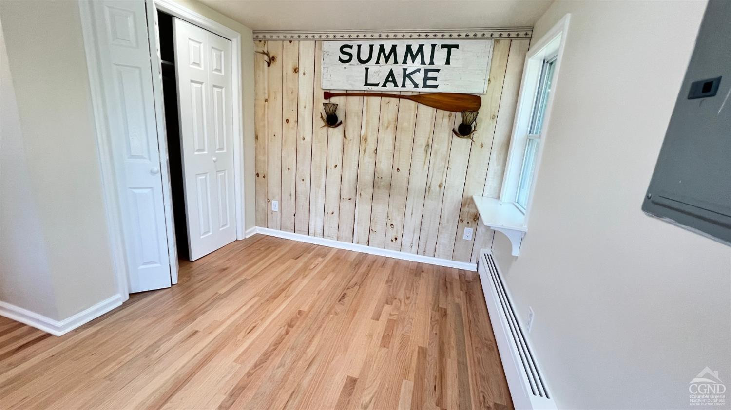 10 Lakeside Drive