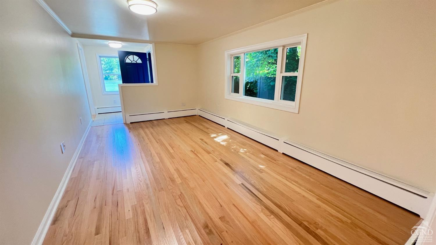 10 Lakeside Drive