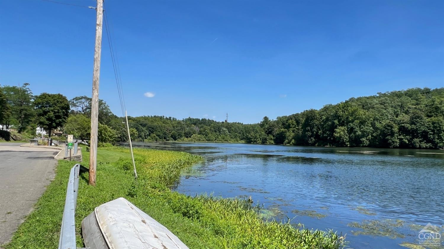10 Lakeside Drive