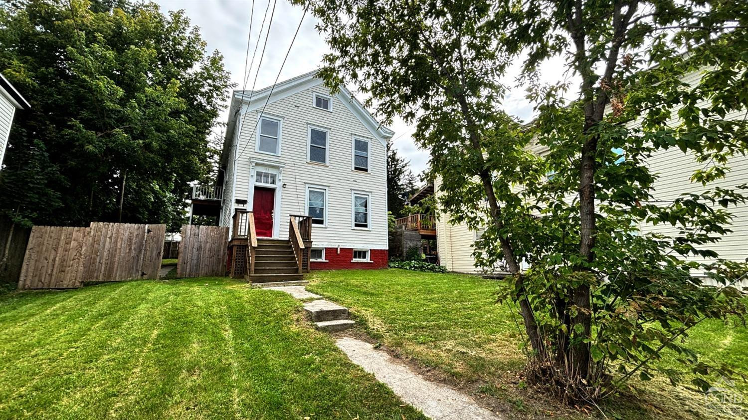 935 Columbia Street, 2