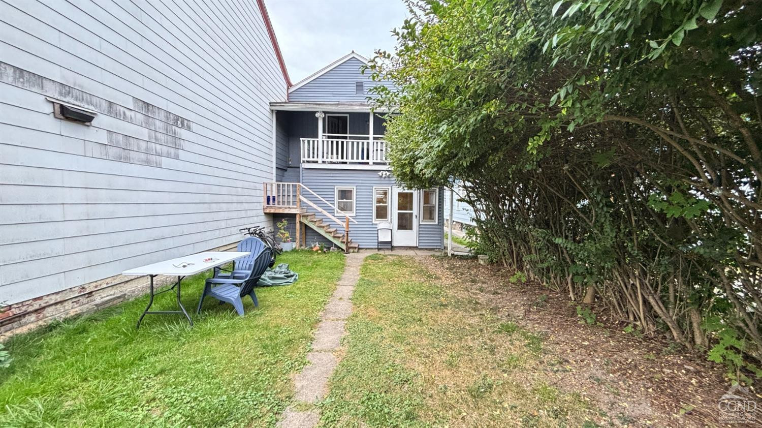 30 8th Street, 1