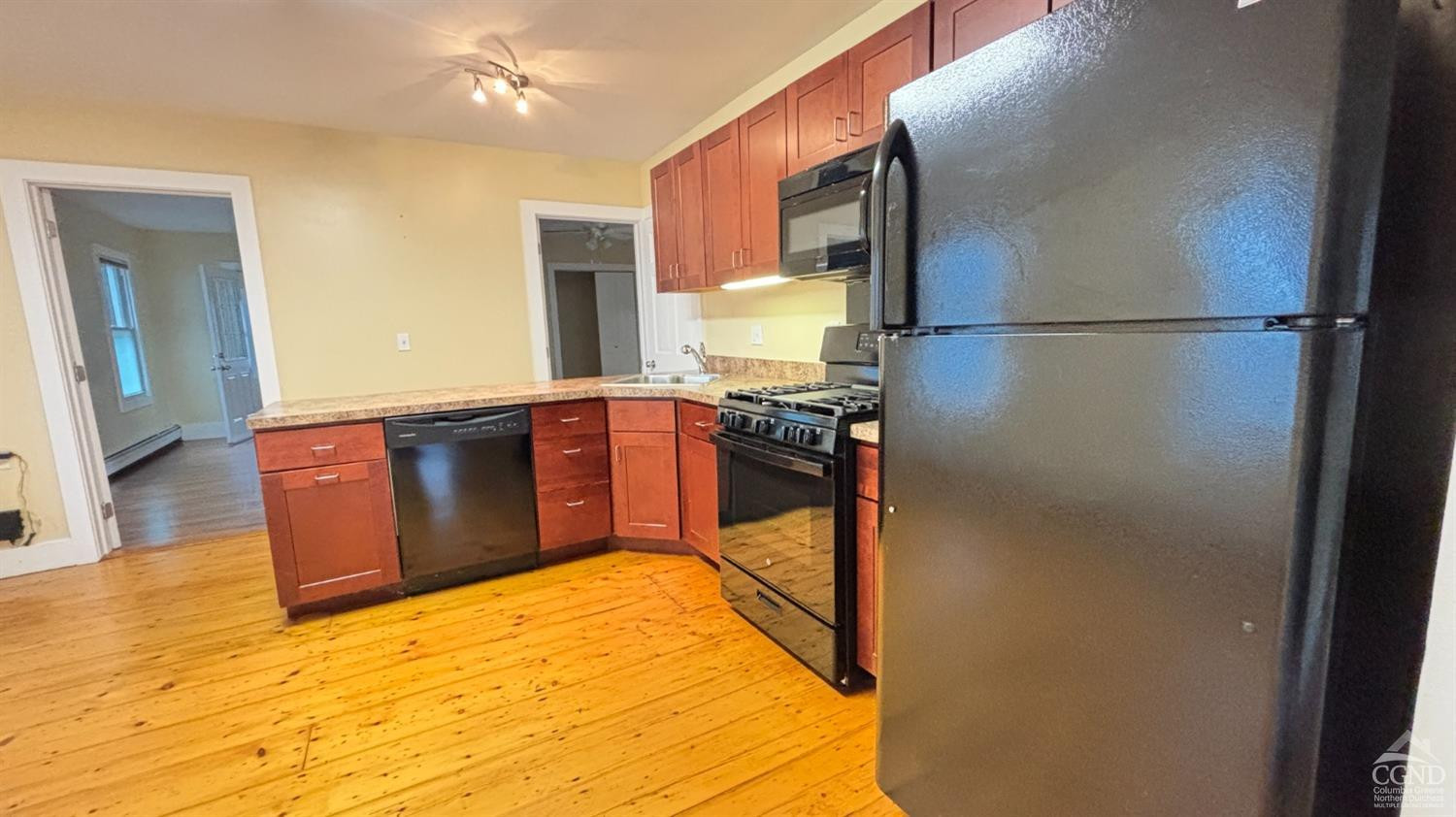 30 8th Street, 1