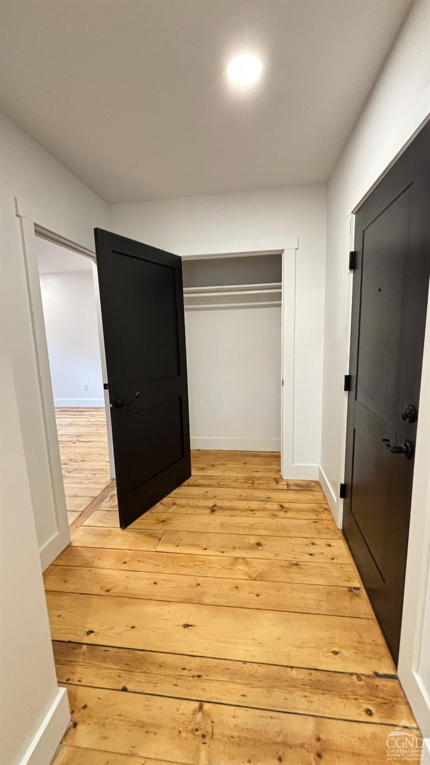 406 Main Street, 2W