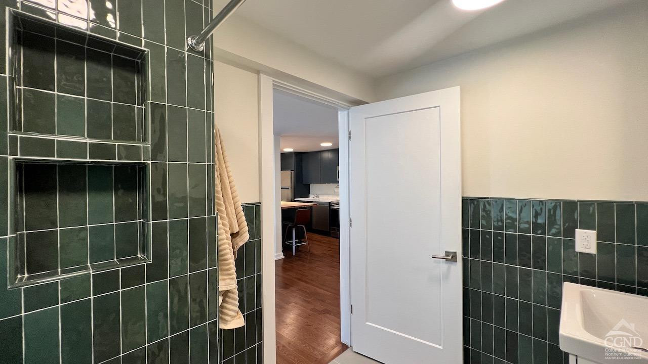223 Allen Street, 2