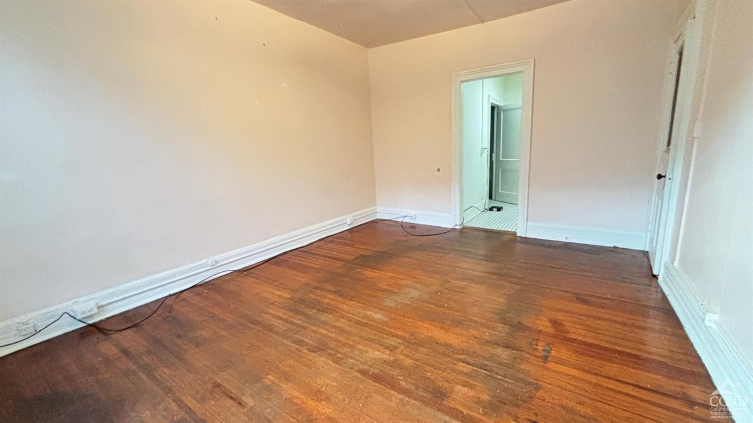 612 Warren Street, 1