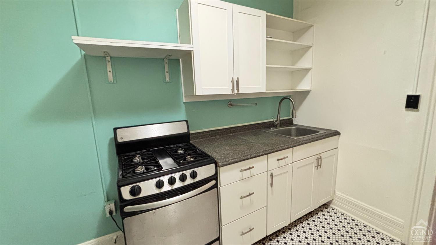 612 Warren Street, 1