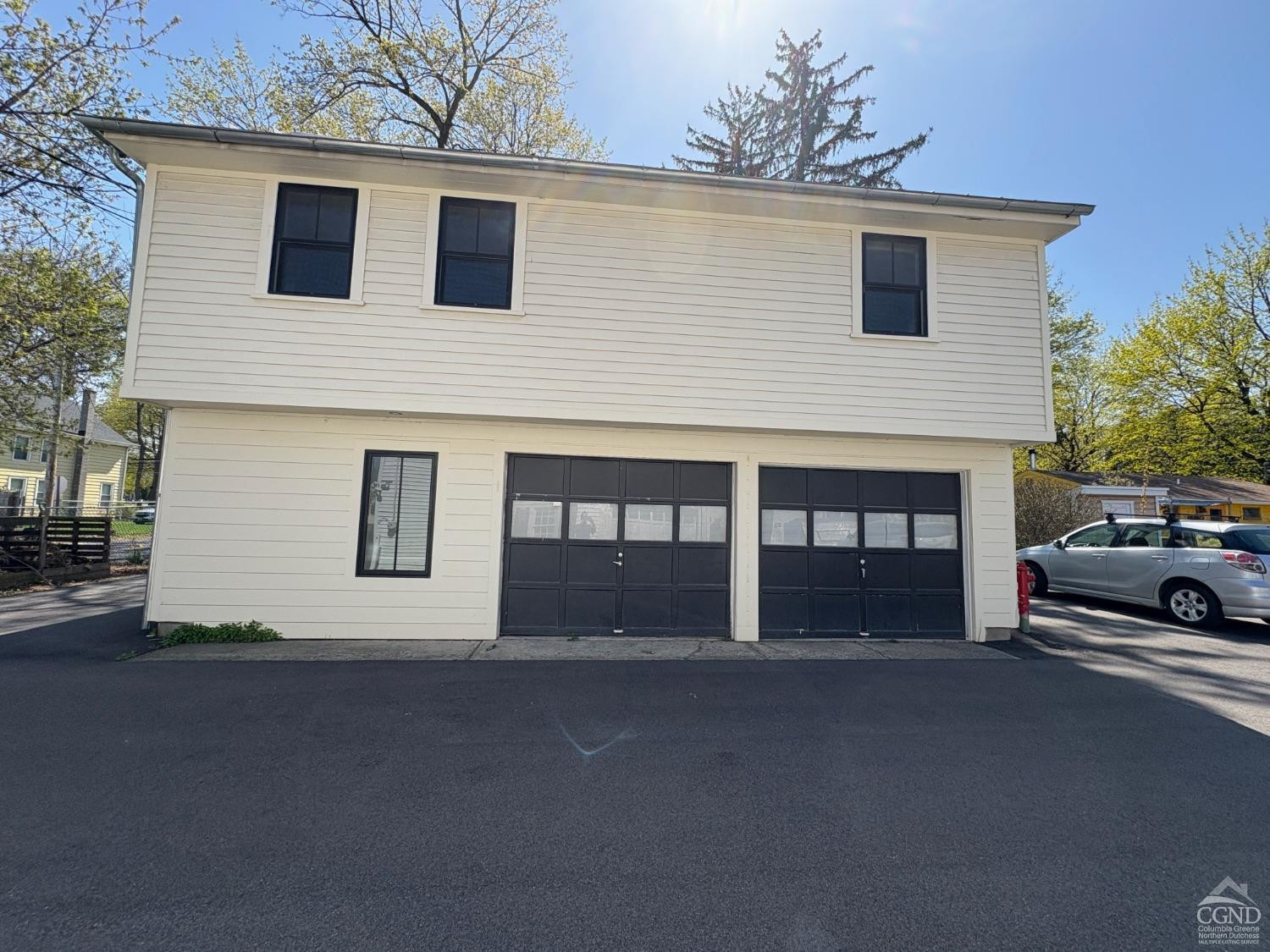 25 - 1/2 Columbia Turnpike