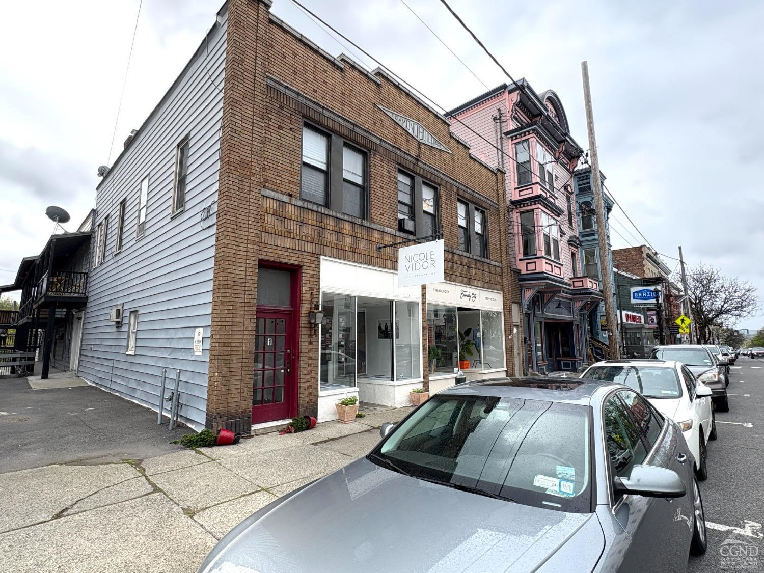 725 Warren Street, 2