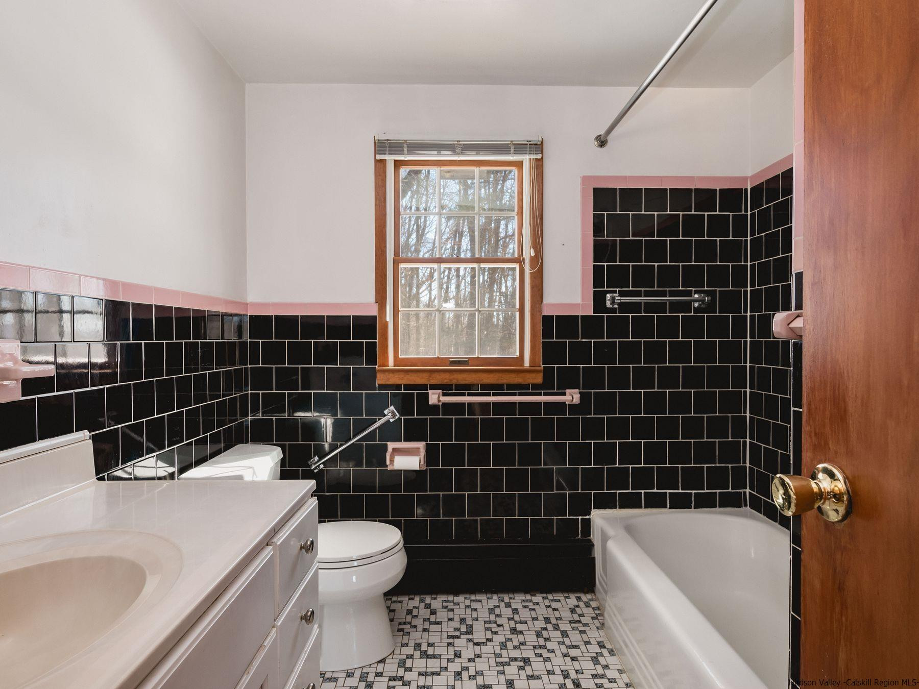 182 N Putt Corners