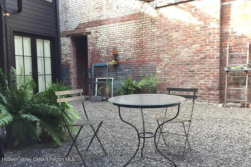 747-1/2 Columbia Street, Behind L'il Deb's Oasis Unit: #2