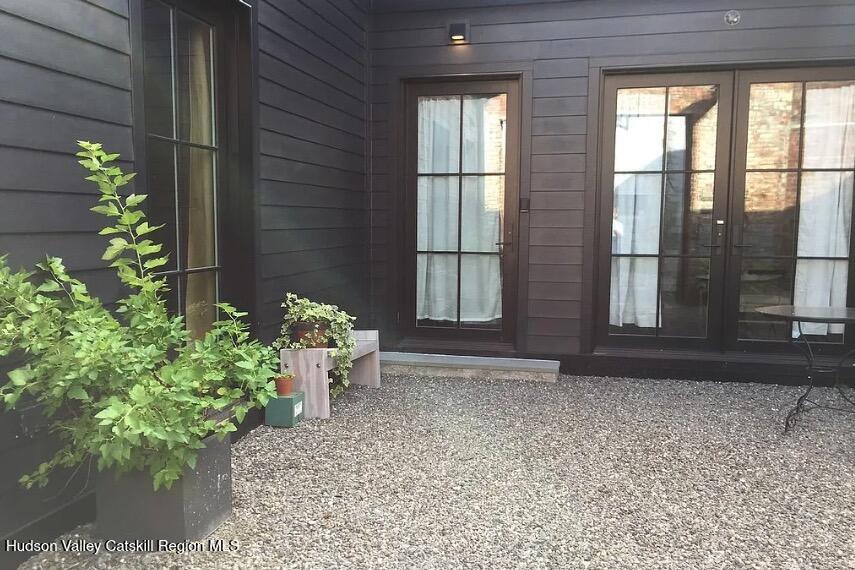 747-1/2 Columbia Street, Behind L'il Deb's Oasis Unit: #2