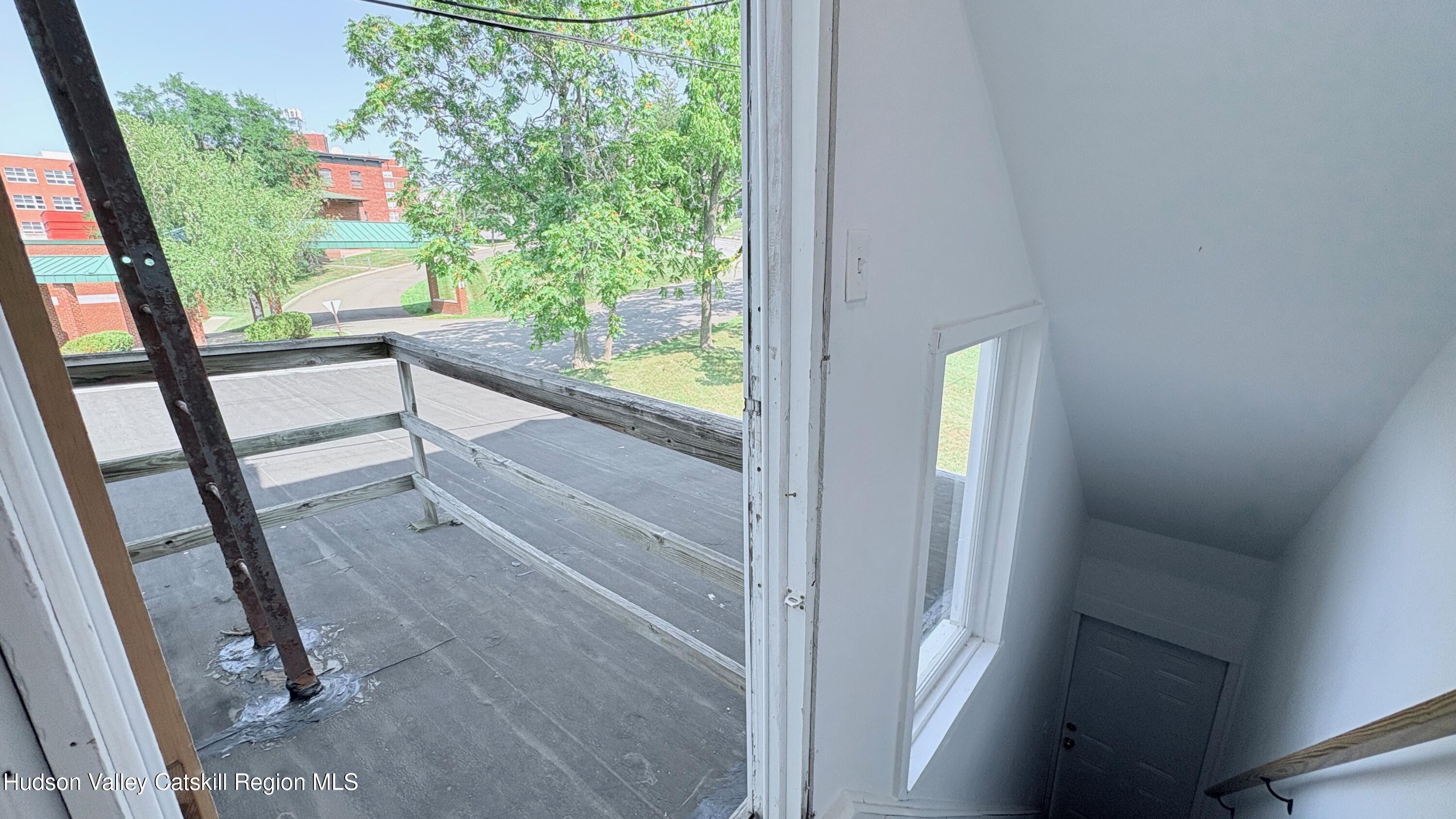 834 Warren Street, 7