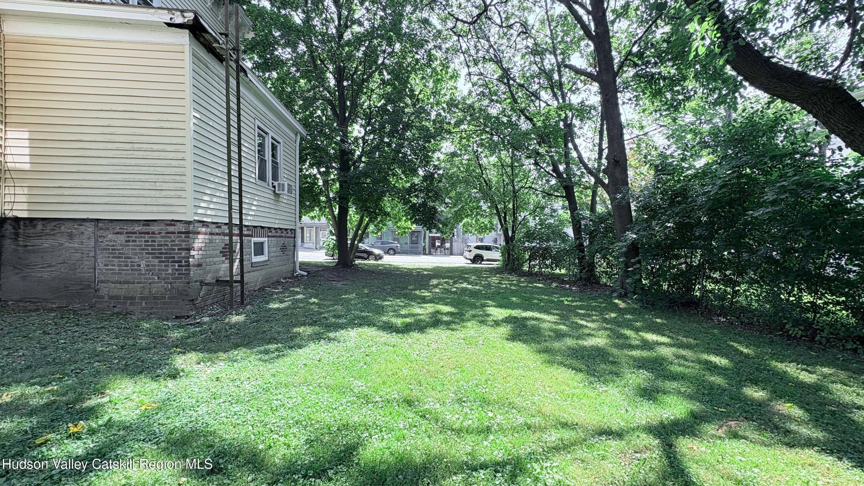 834 Warren Street, 7