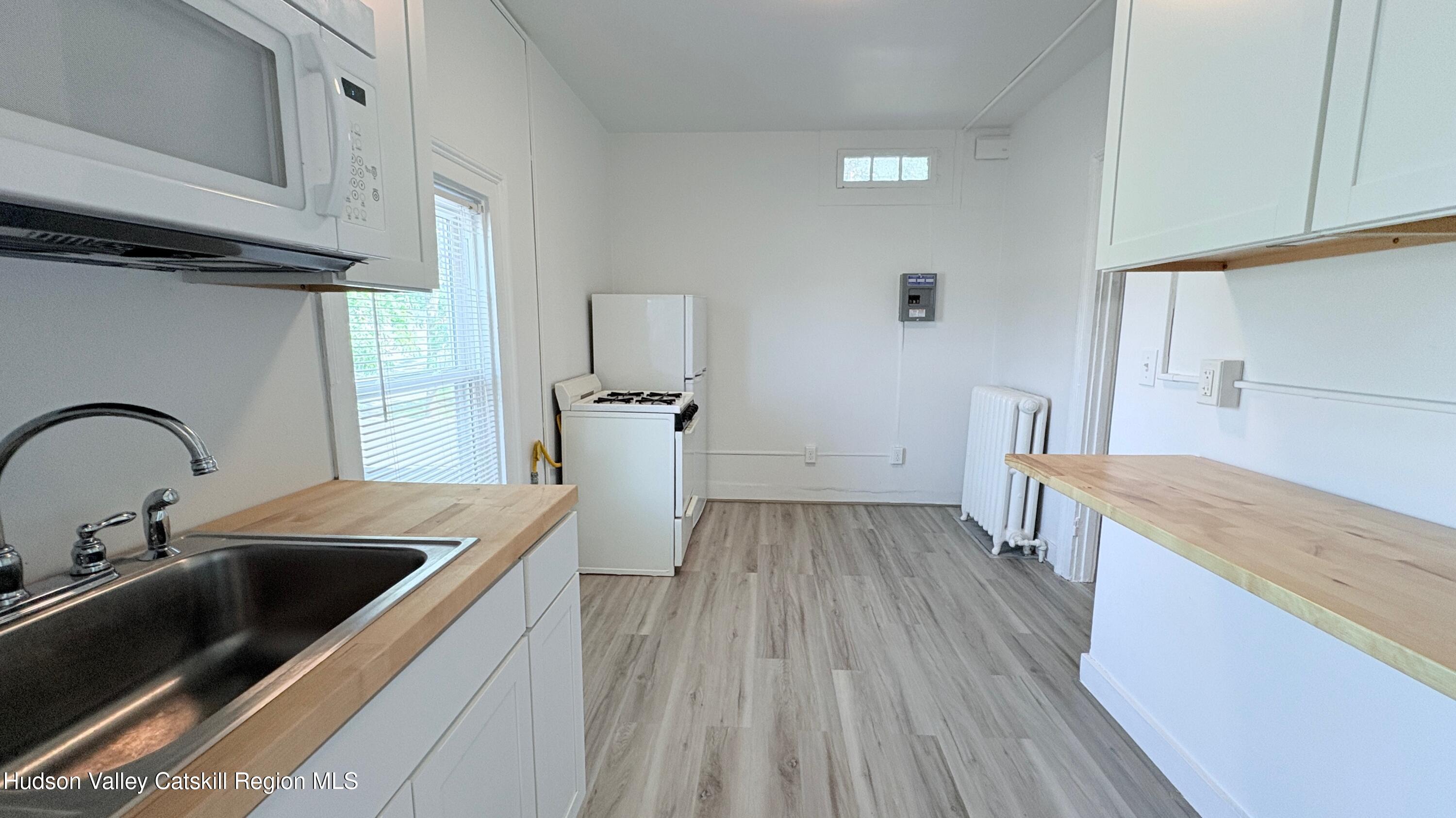 834 Warren Street, 7