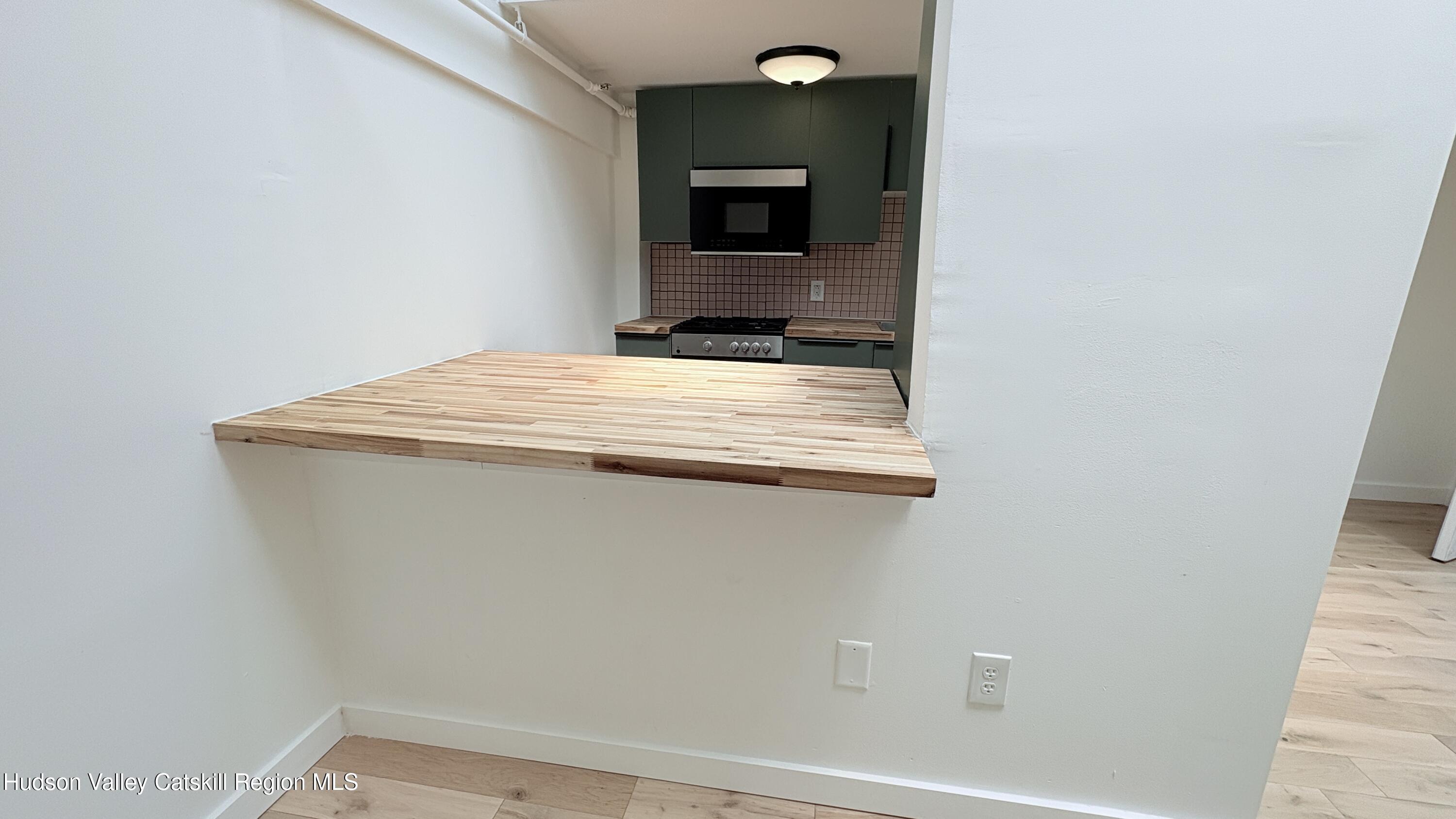 725 Warren Street, bet Park Place and 8th St Unit: #10