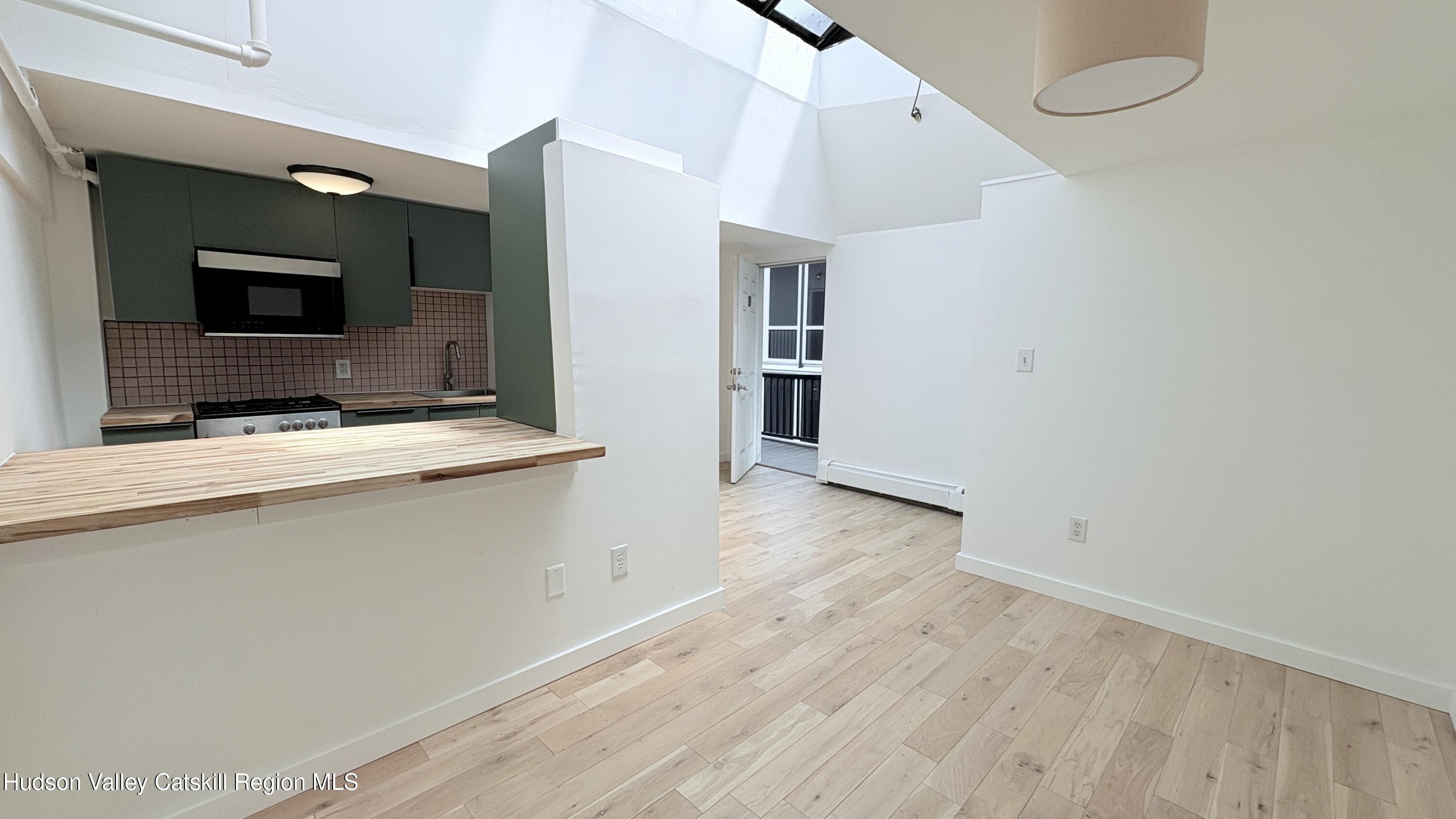 725 Warren Street, bet Park Place and 8th St Unit: #10