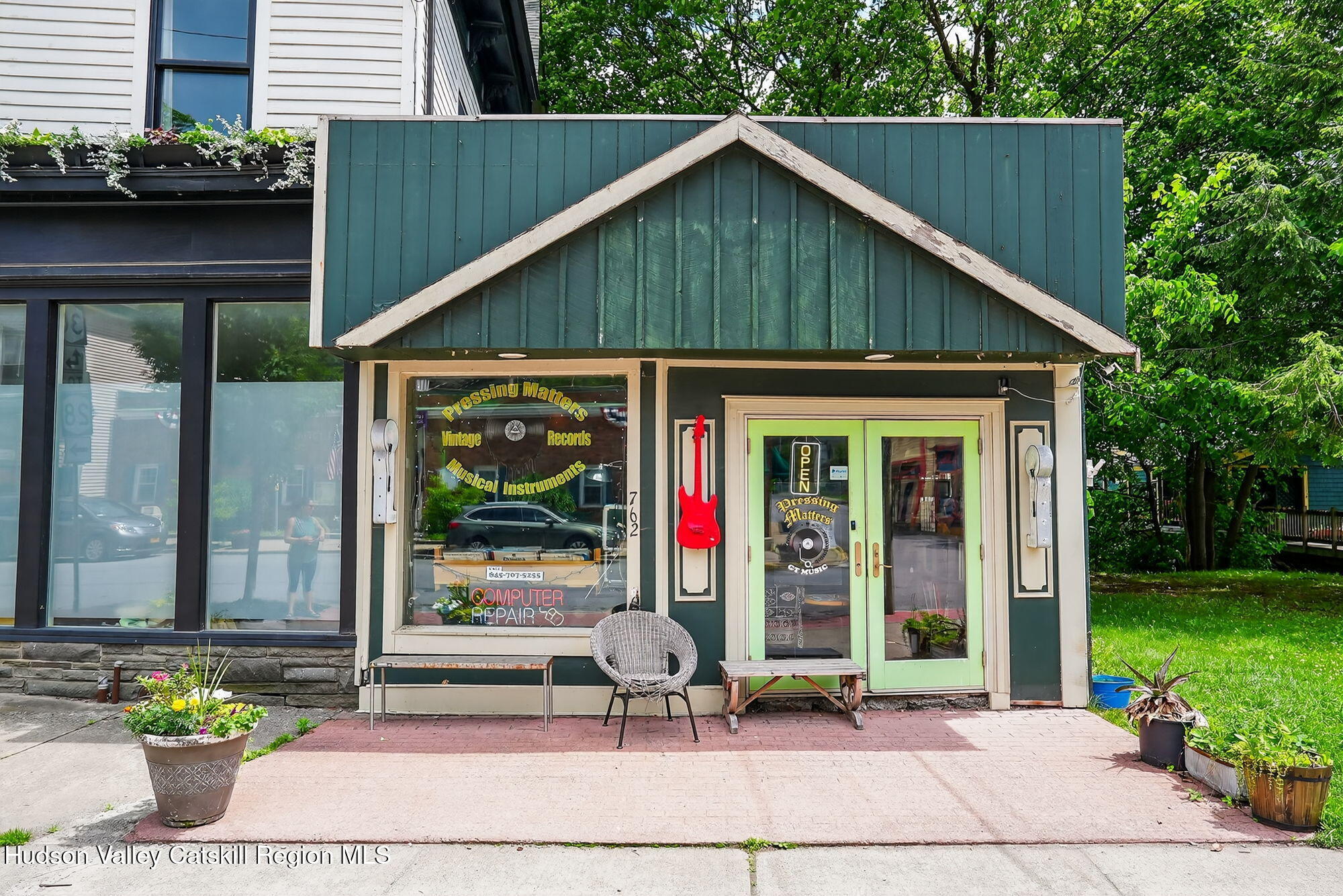 144 Walnut Street