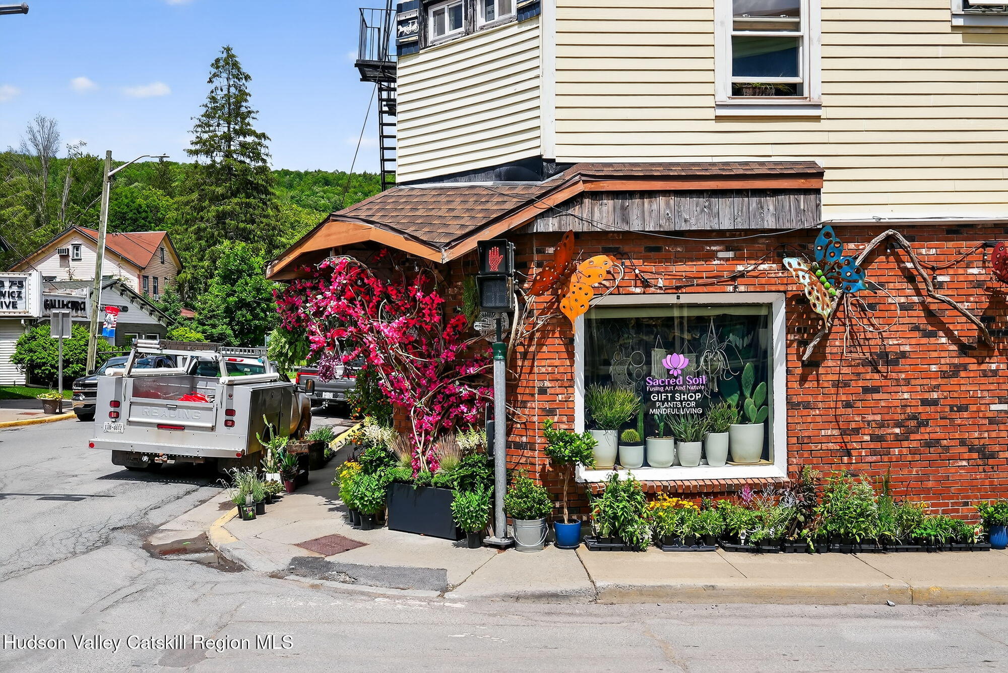 144 Walnut Street
