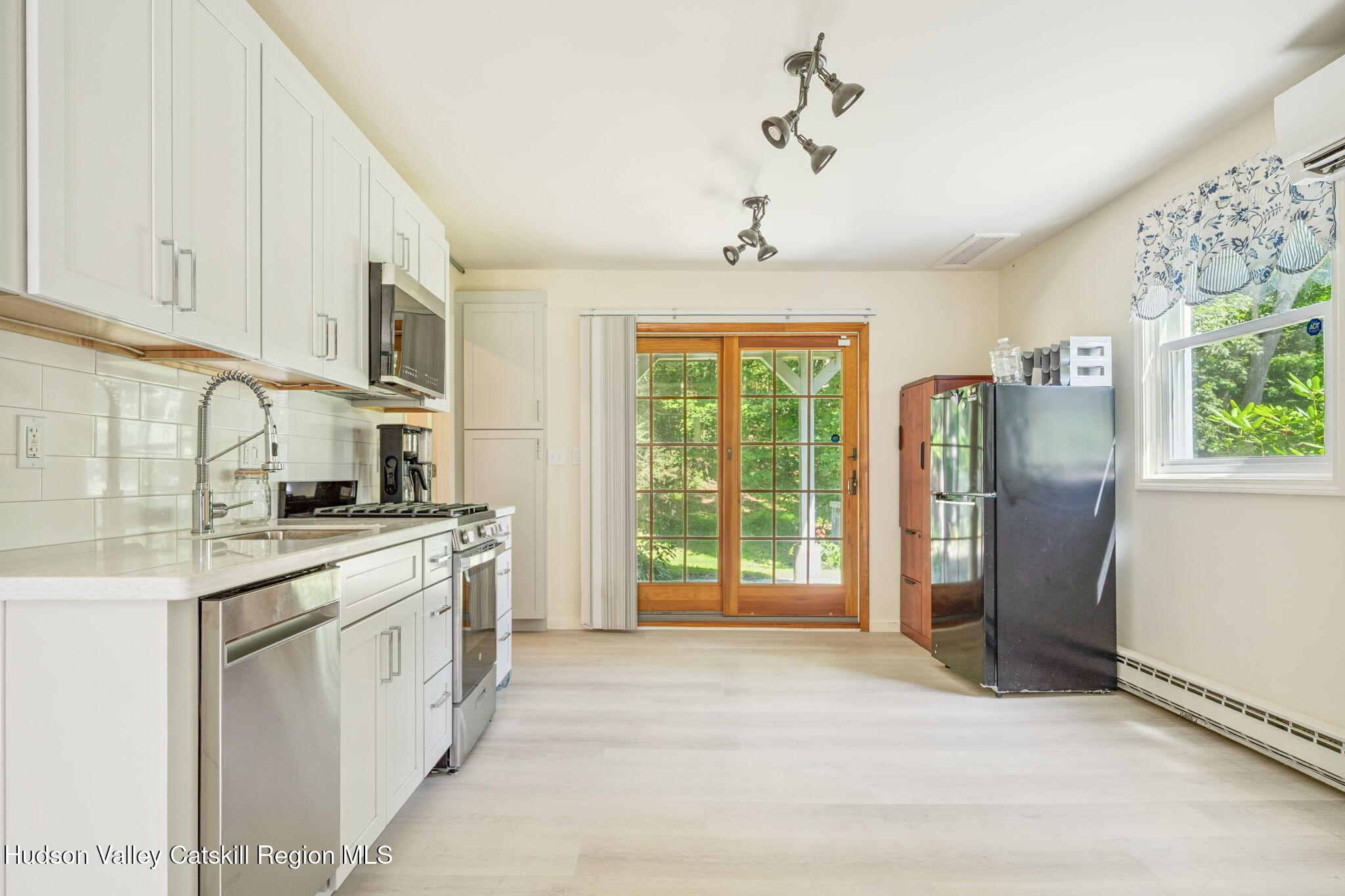 60 Gallis Hill Road