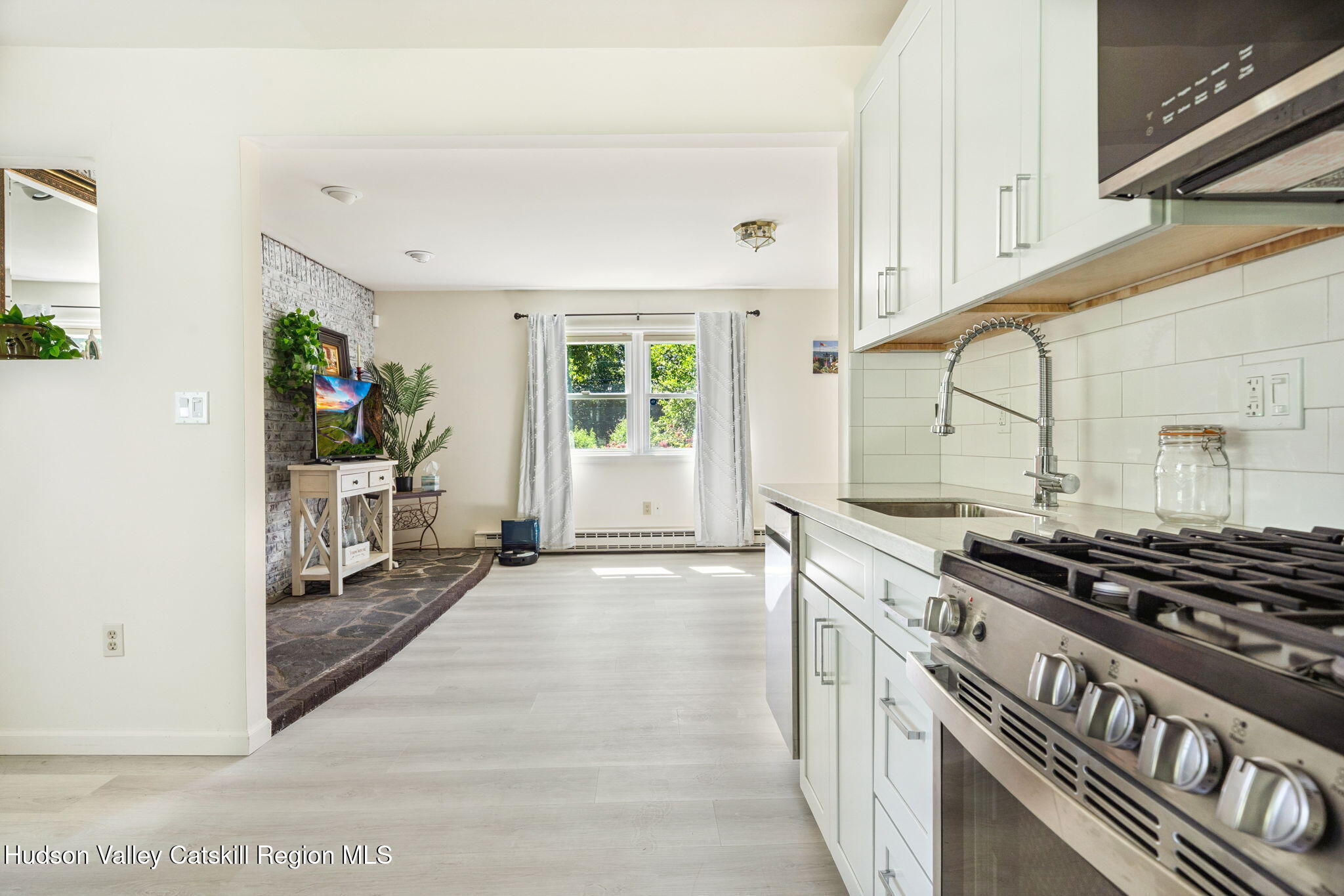60 Gallis Hill Road