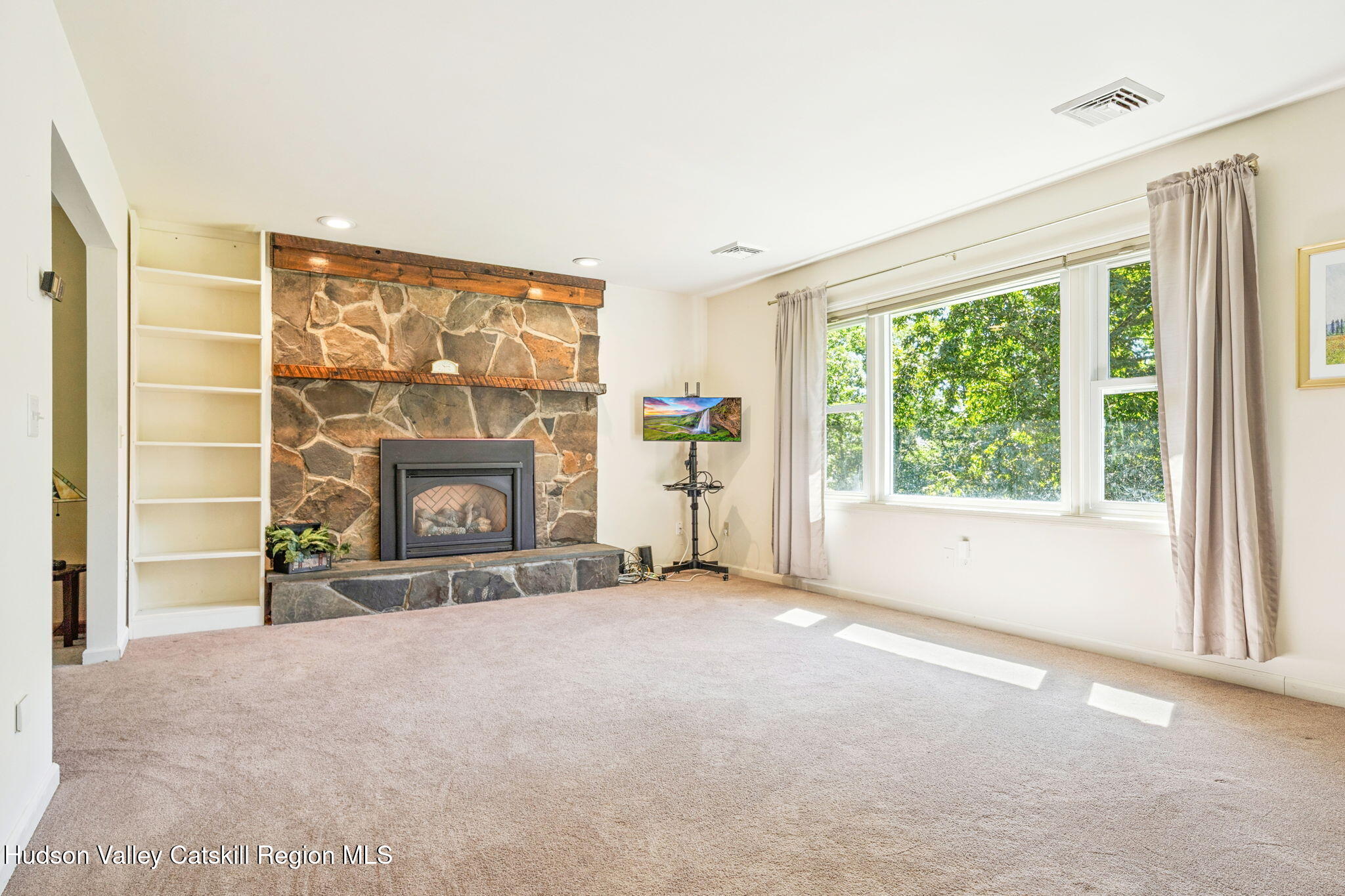 60 Gallis Hill Road