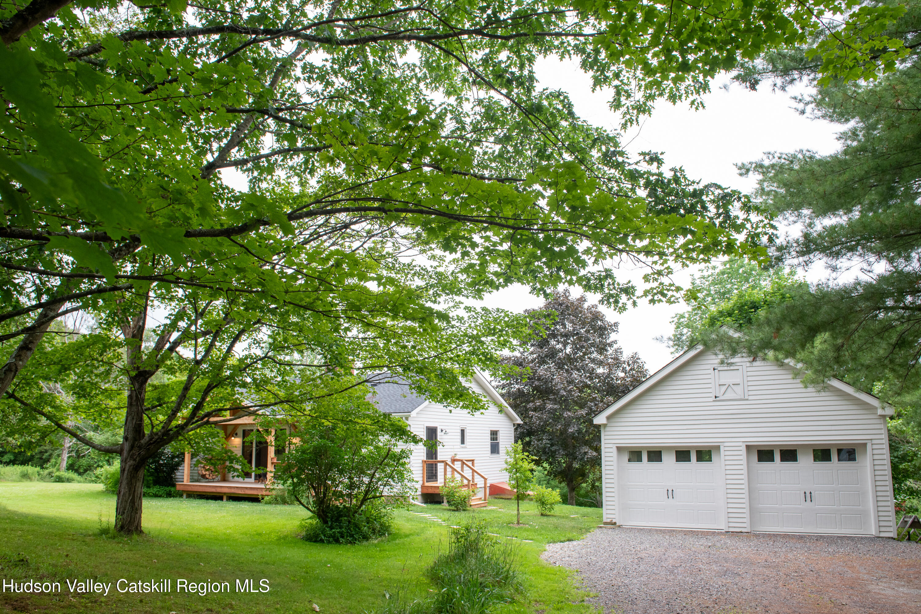 61 Schoolhouse Road