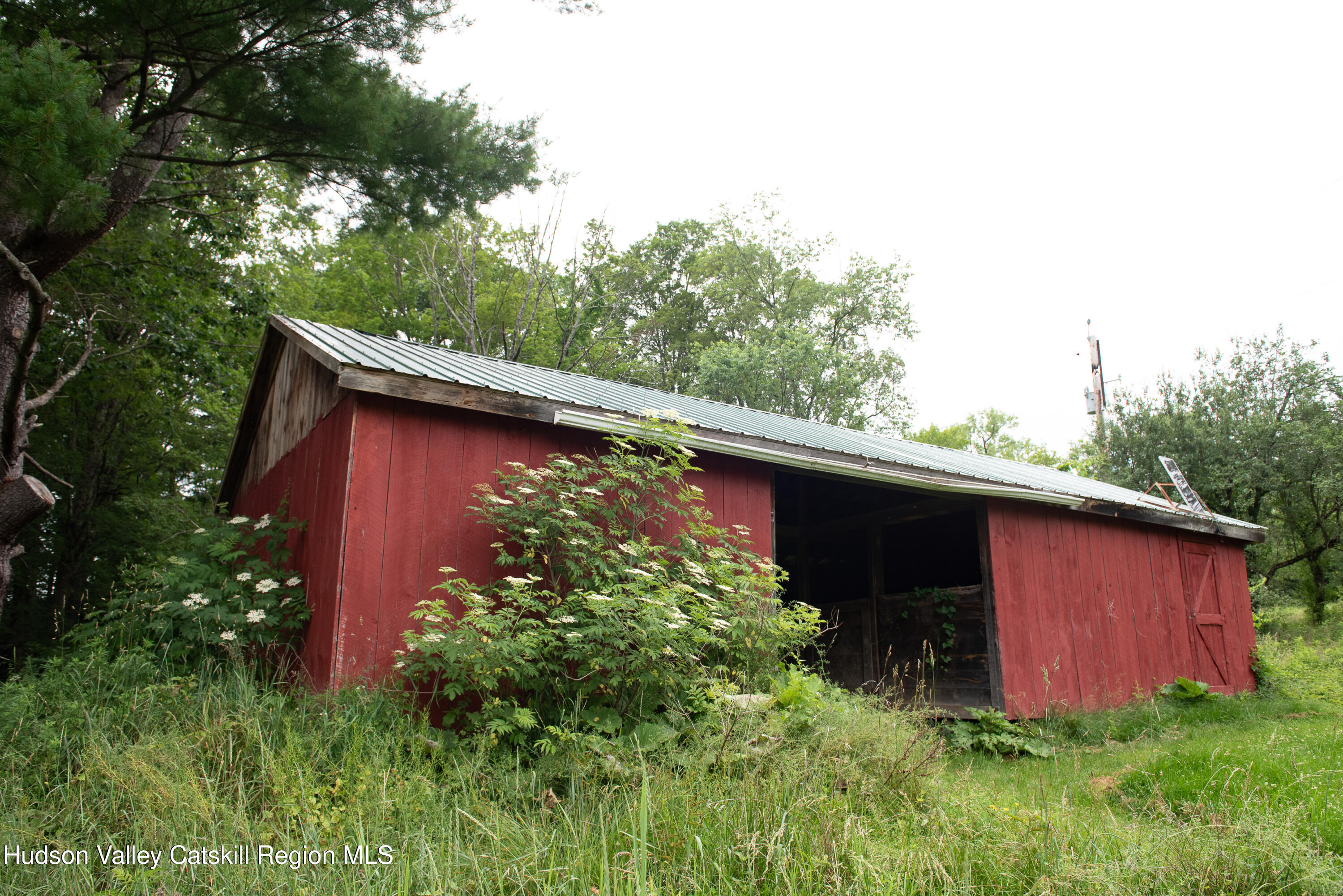 61 Schoolhouse Road
