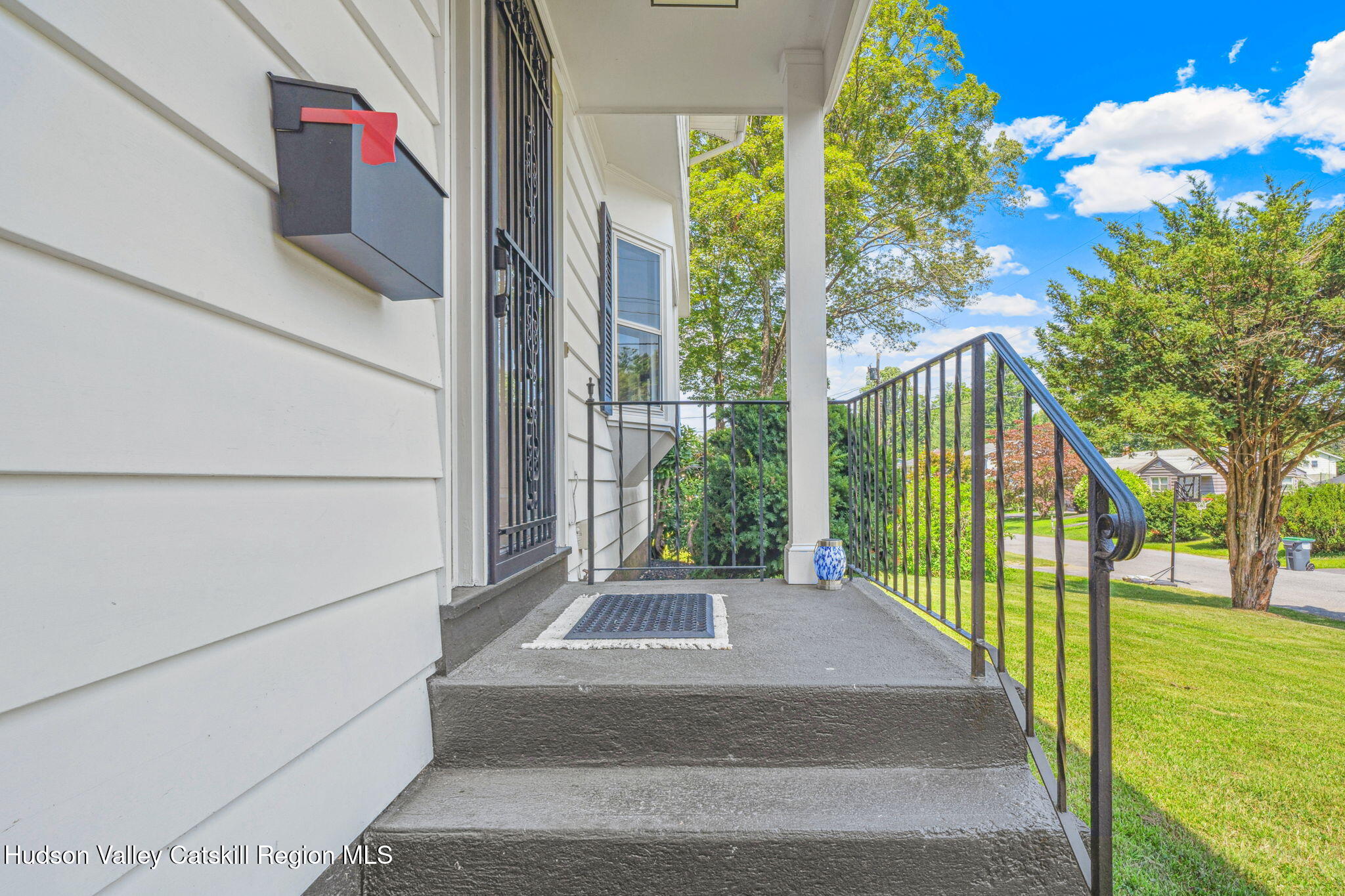 32 Redwood Road