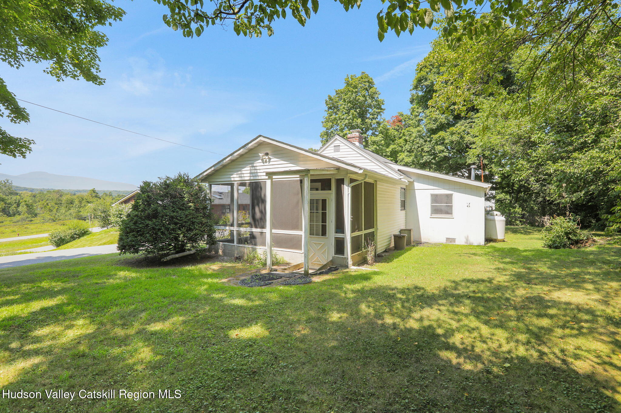 123 Railroad Avenue