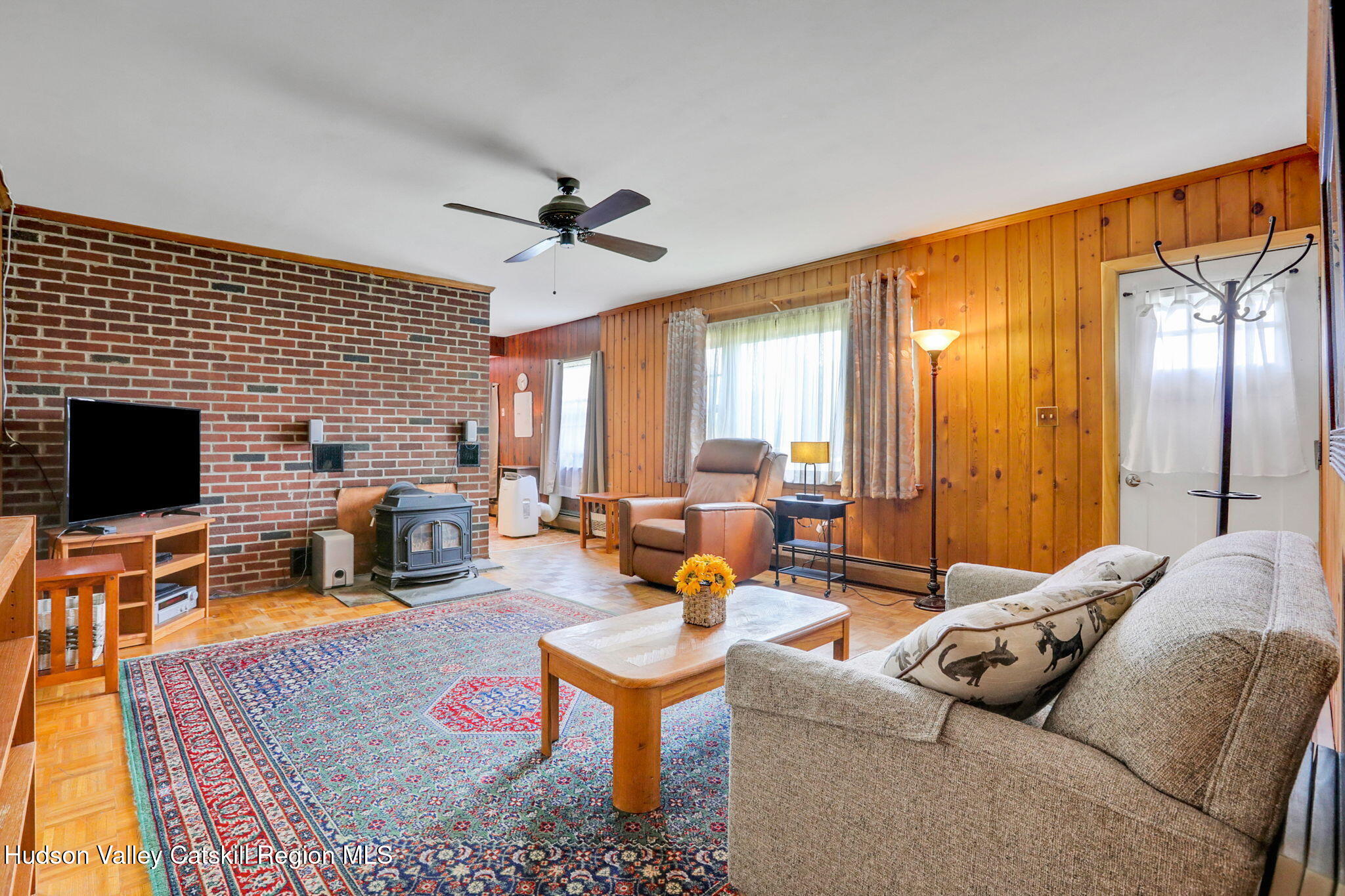 123 Railroad Avenue